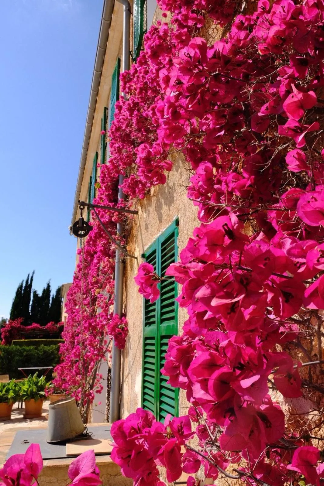 Facade/entrance in son capellot