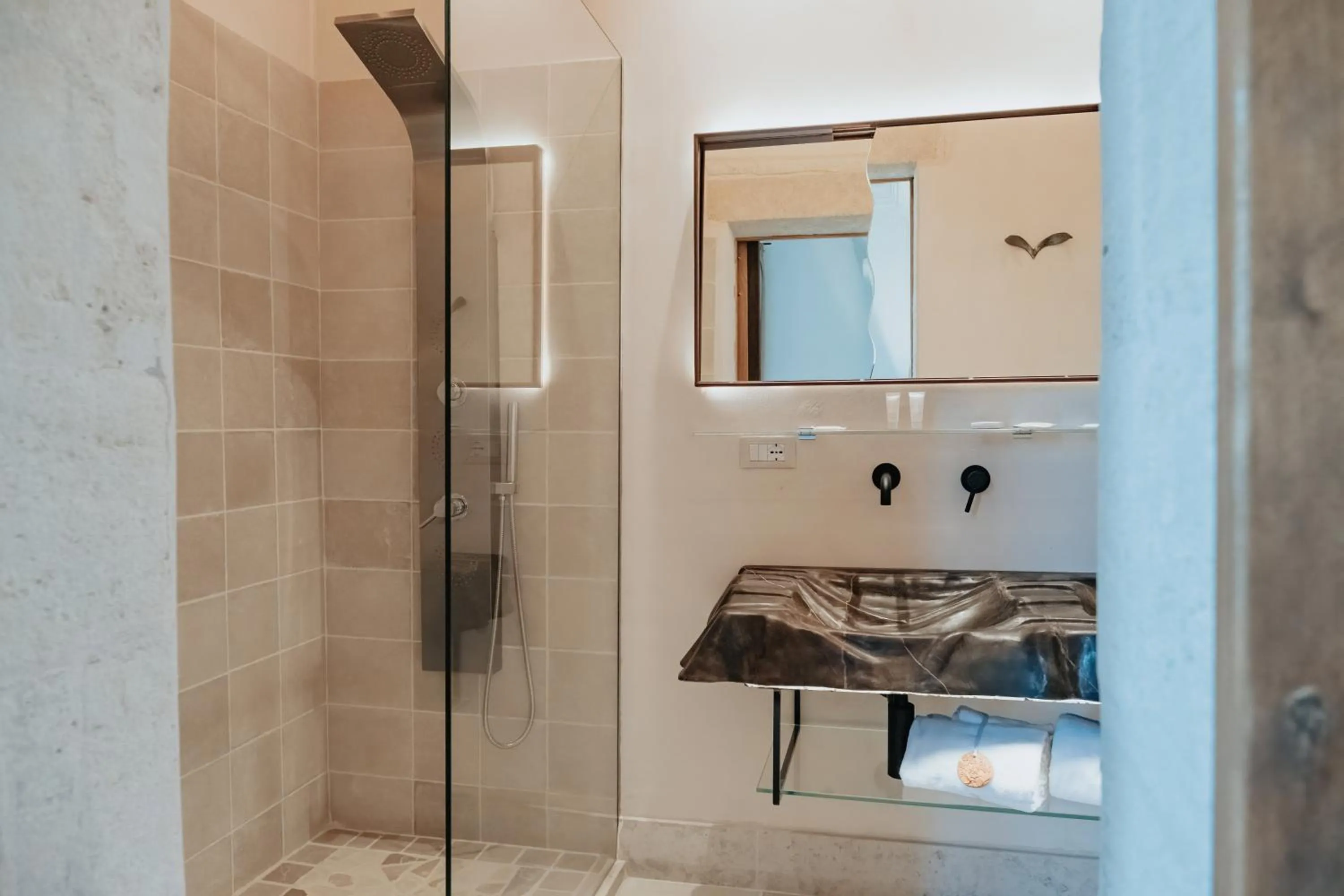 Bathroom in Masseria Le Lamie