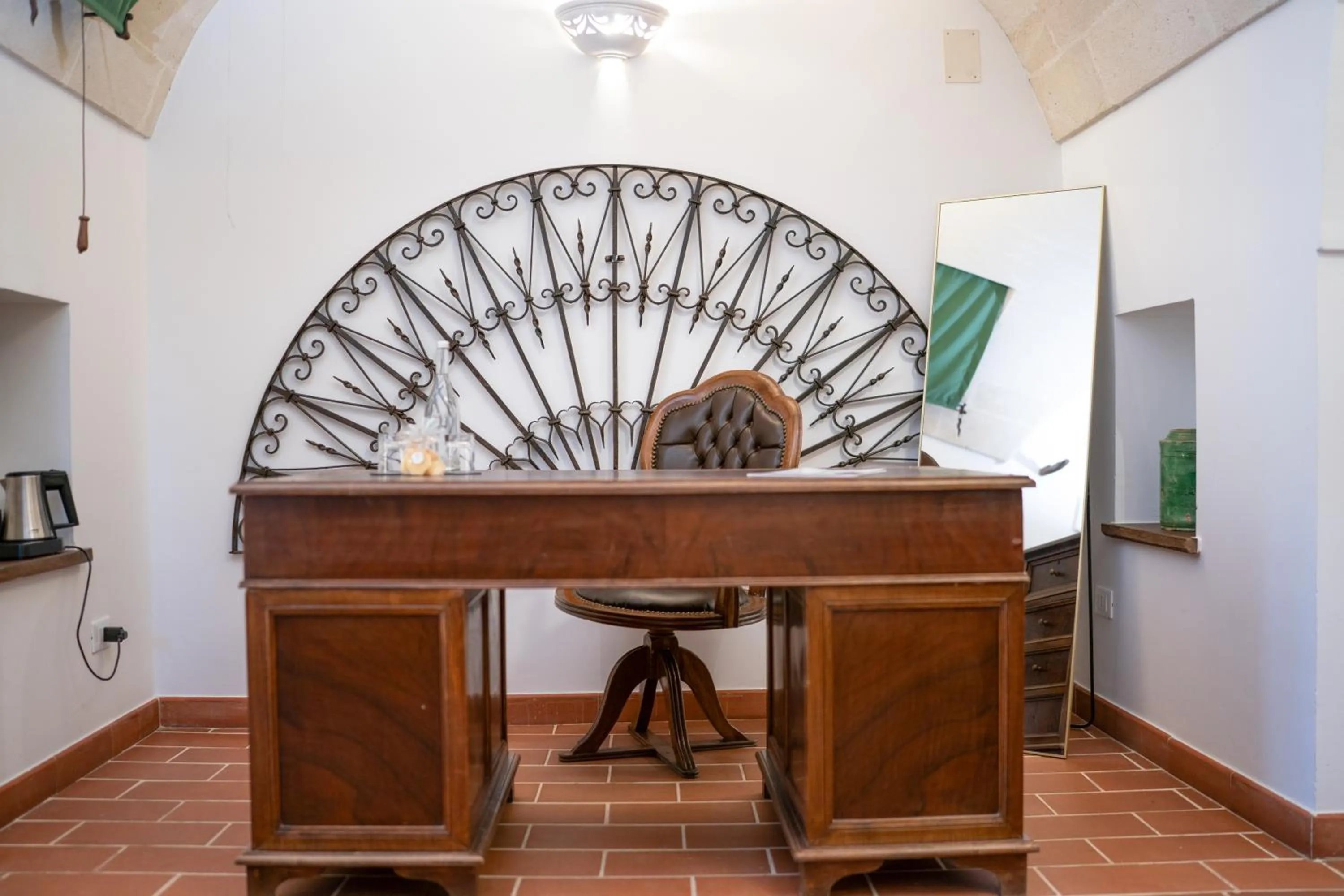 Decorative detail in Masseria Le Lamie