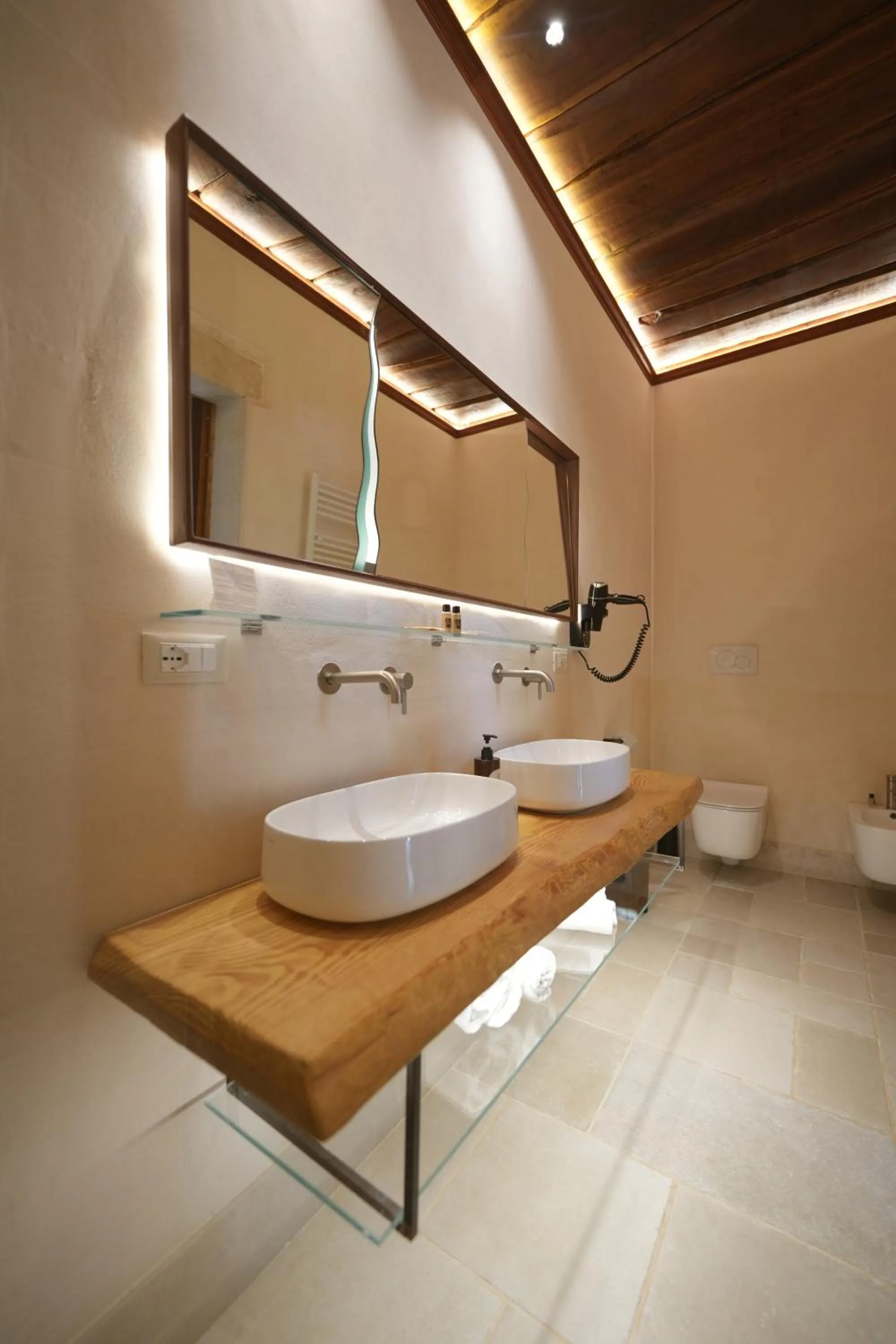 Toilet in Masseria Le Lamie