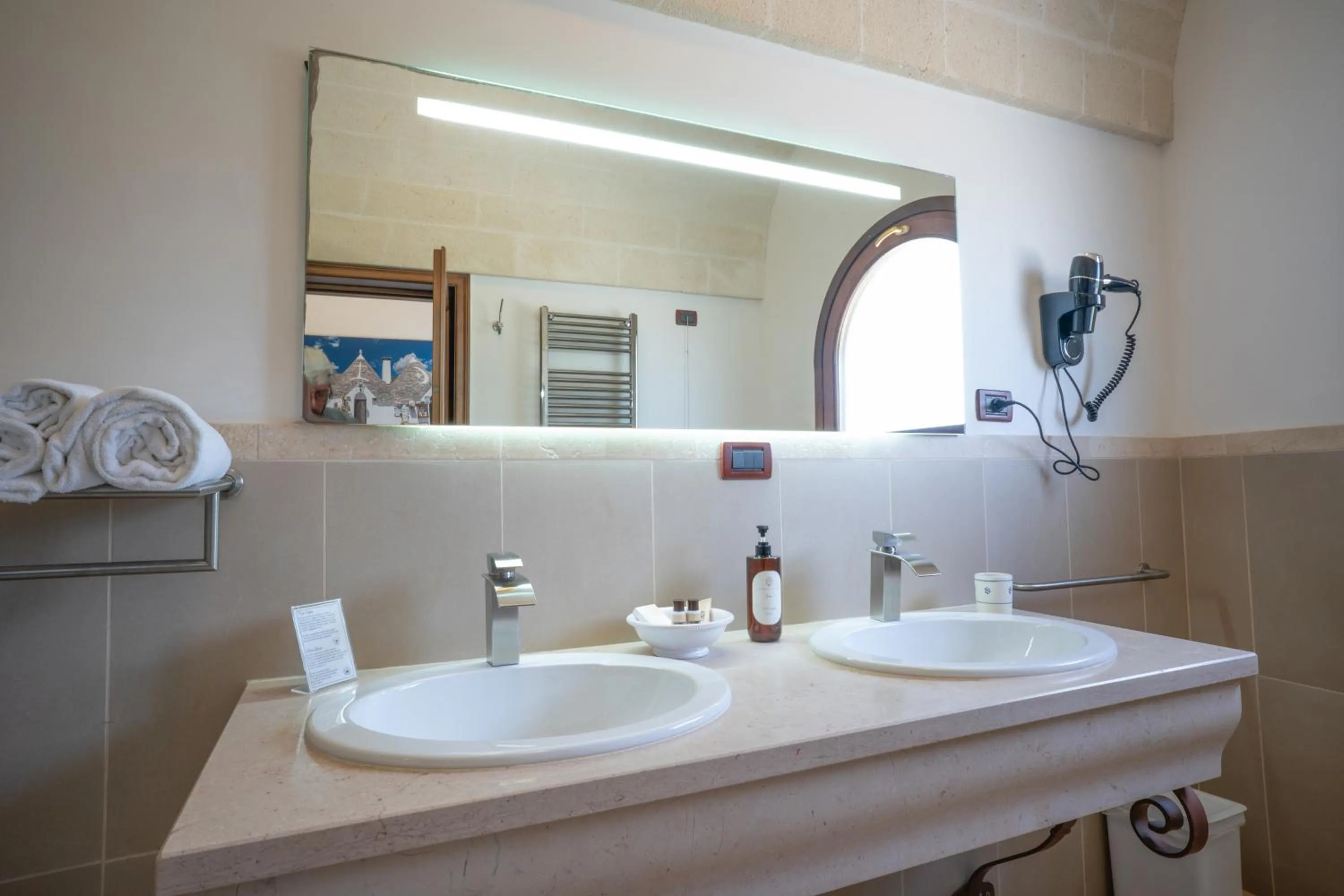 Bathroom in Masseria Le Lamie