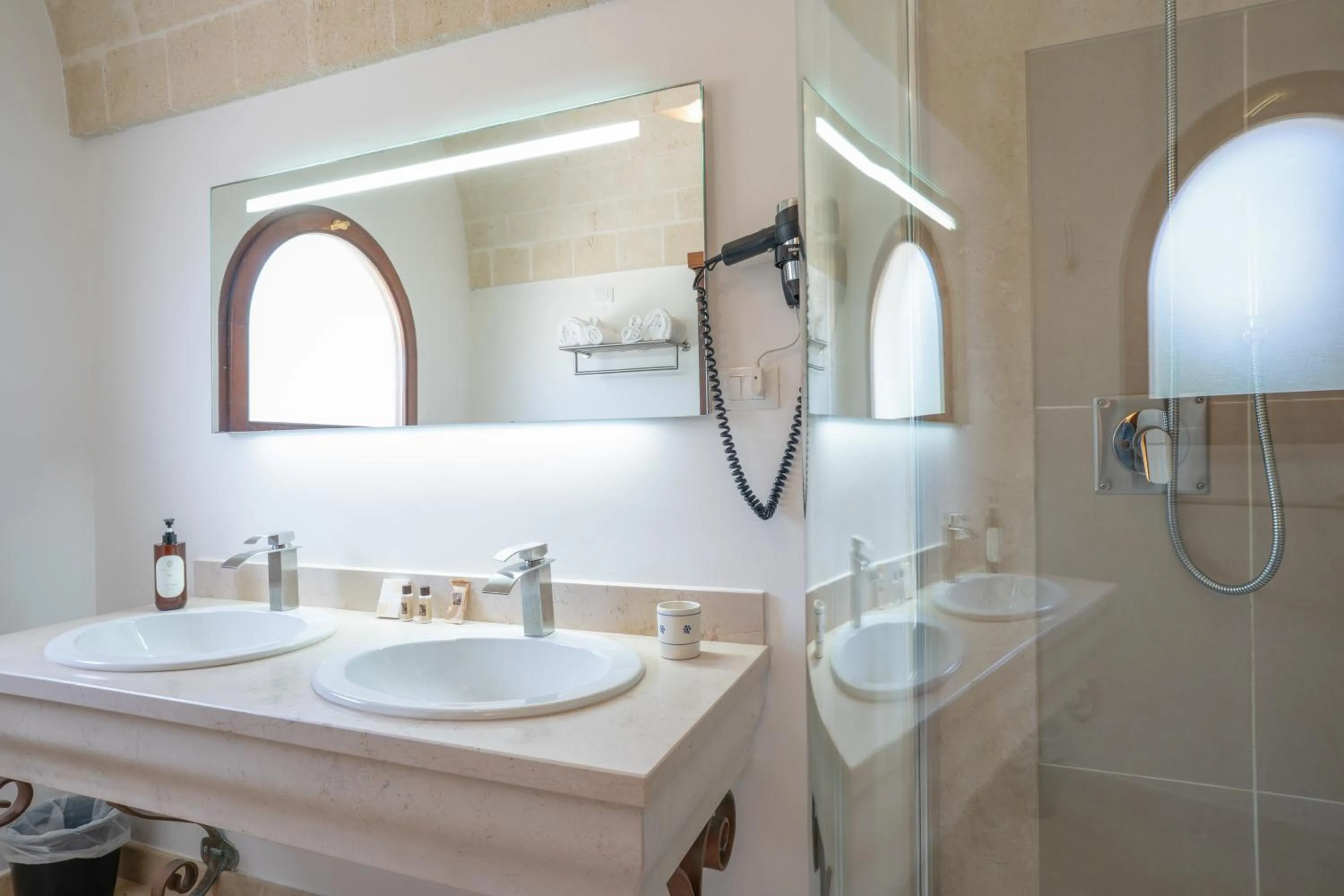 Bathroom in Masseria Le Lamie