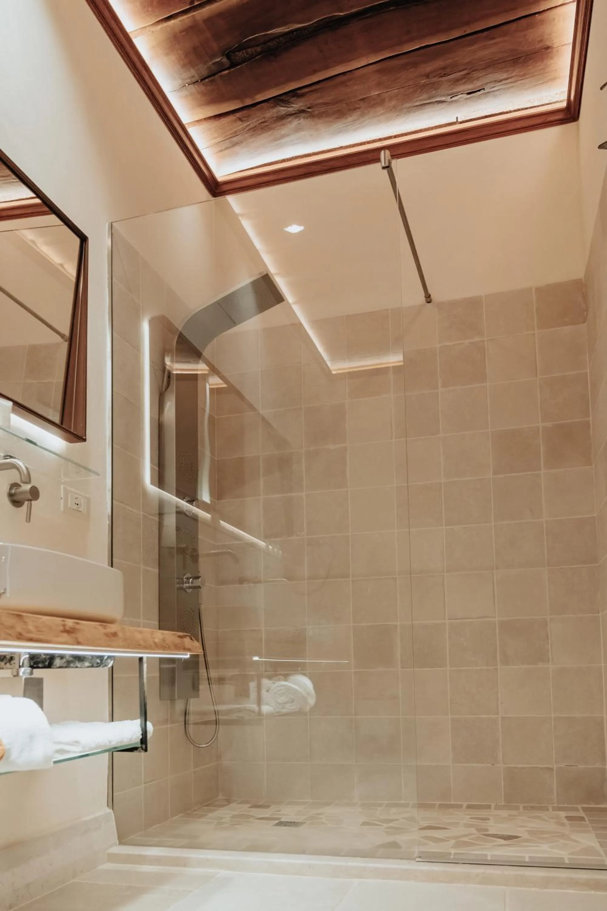 Shower in Masseria Le Lamie