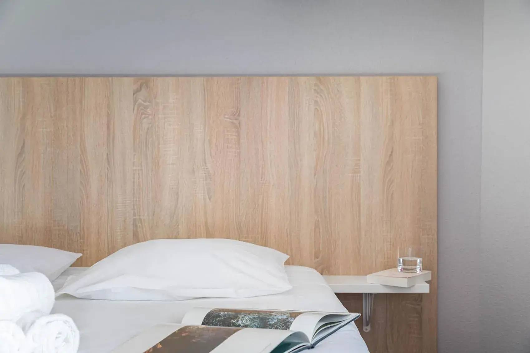 Bedroom, Bed in Logis Hôtel Restaurant L'Abri Bedroom, Bed in Logis Hôtel Restaurant L'Abri