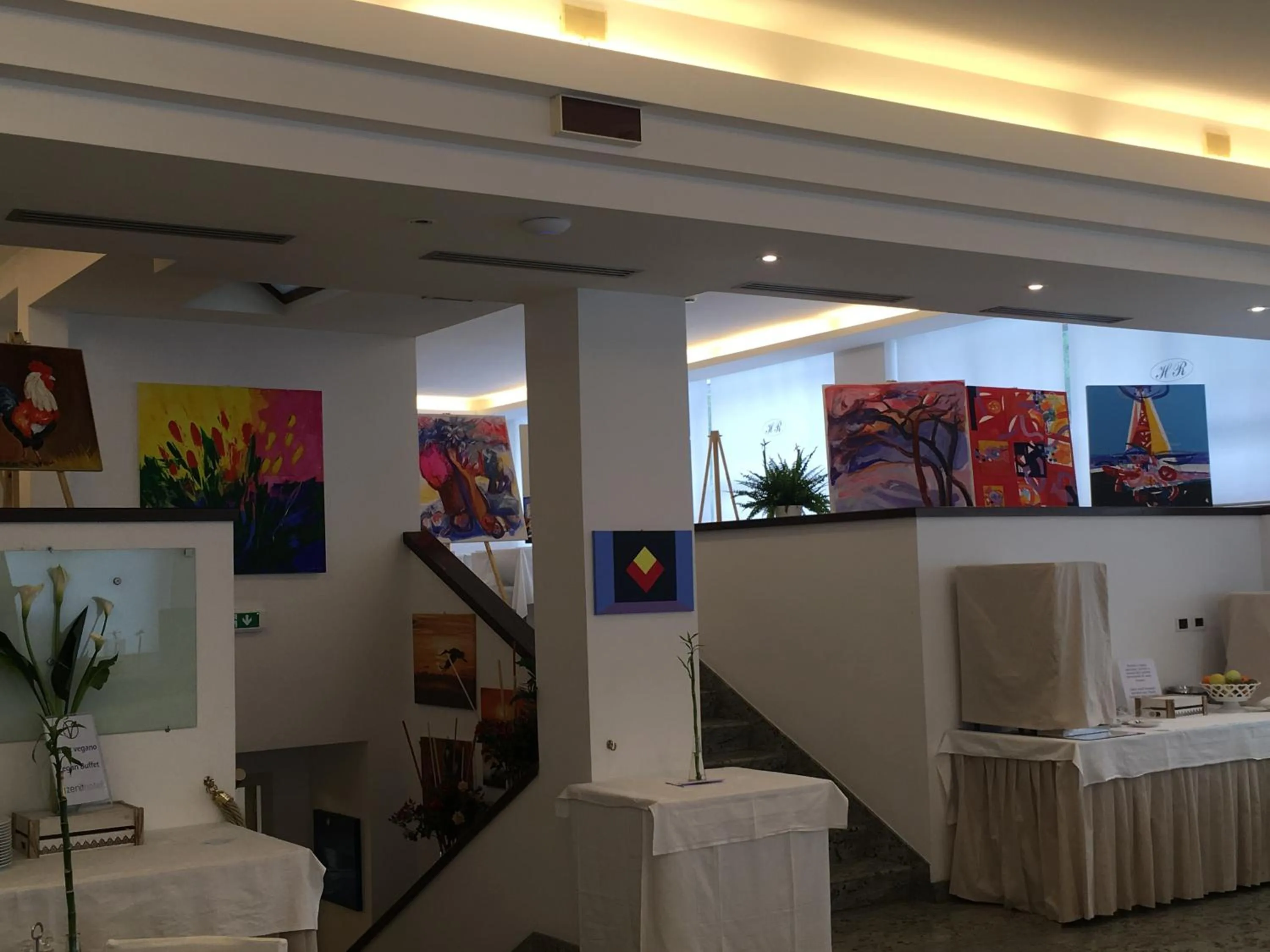 Restaurant/places to eat in Zenit Hotel