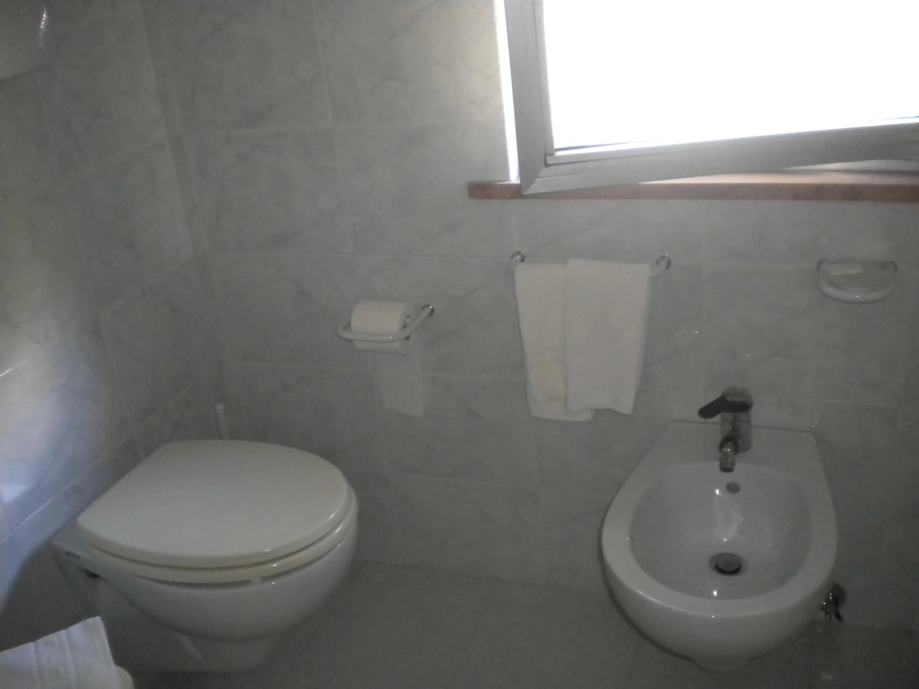 Bathroom in Zenit Hotel