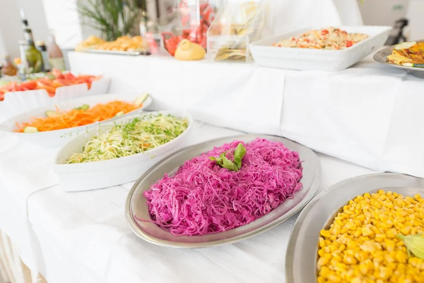 Restaurant/places to eat in Zenit Hotel