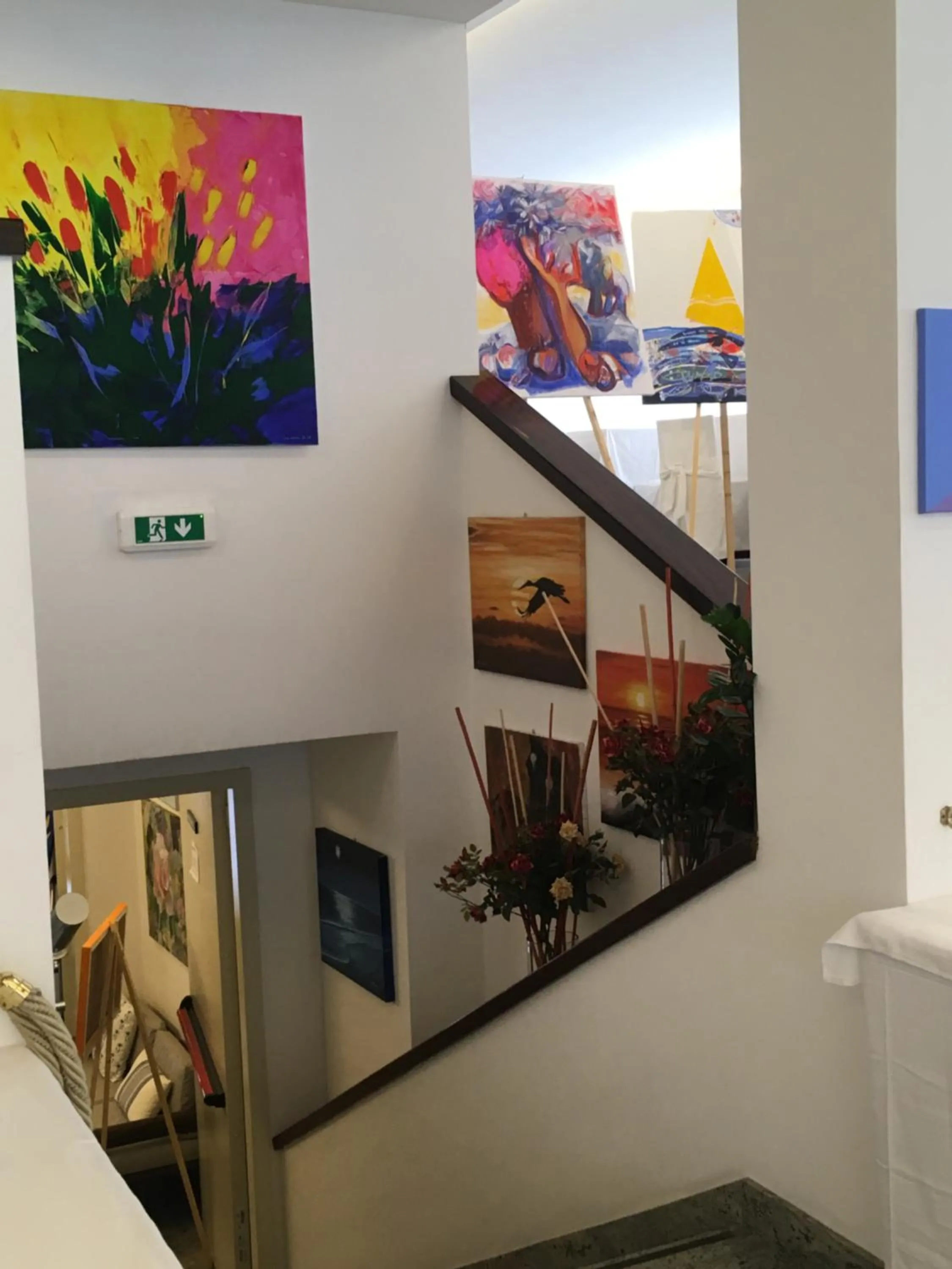 Restaurant/places to eat in Zenit Hotel