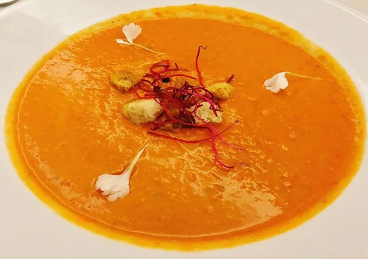 Restaurant/places to eat in Zenit Hotel