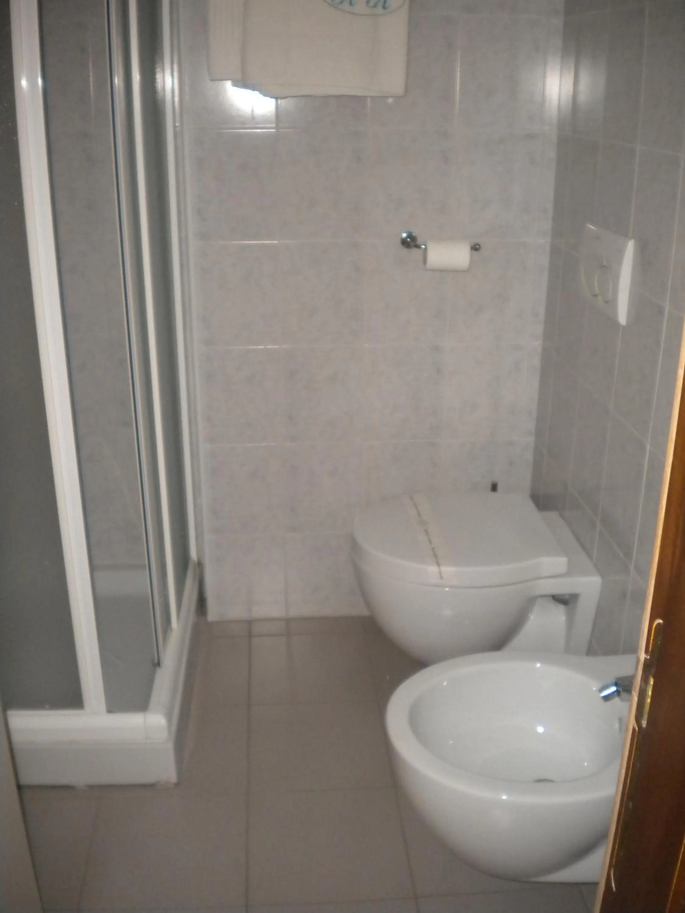 Bathroom in Zenit Hotel