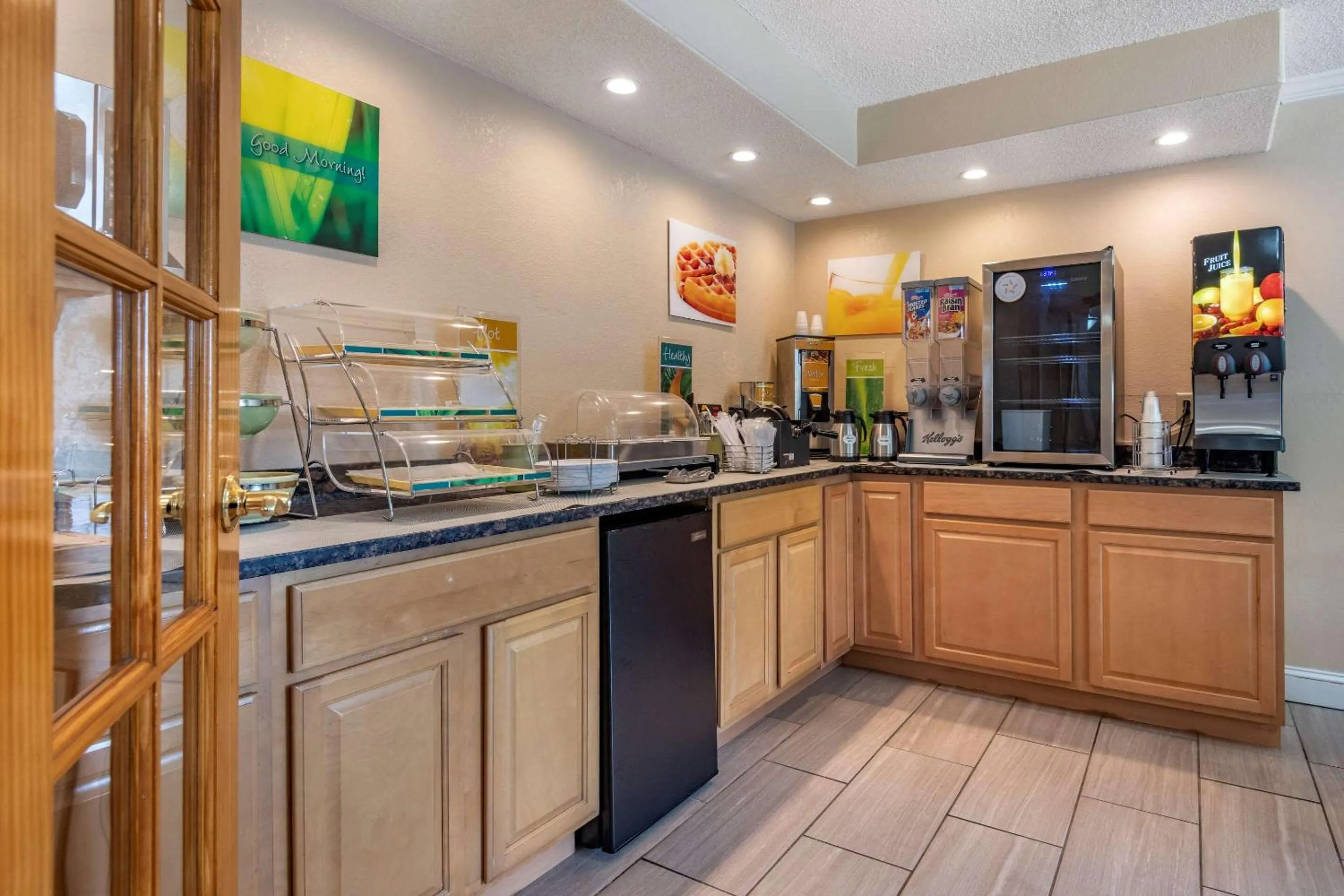 Restaurant/places to eat in Quality Inn Sanford - Kennebunk