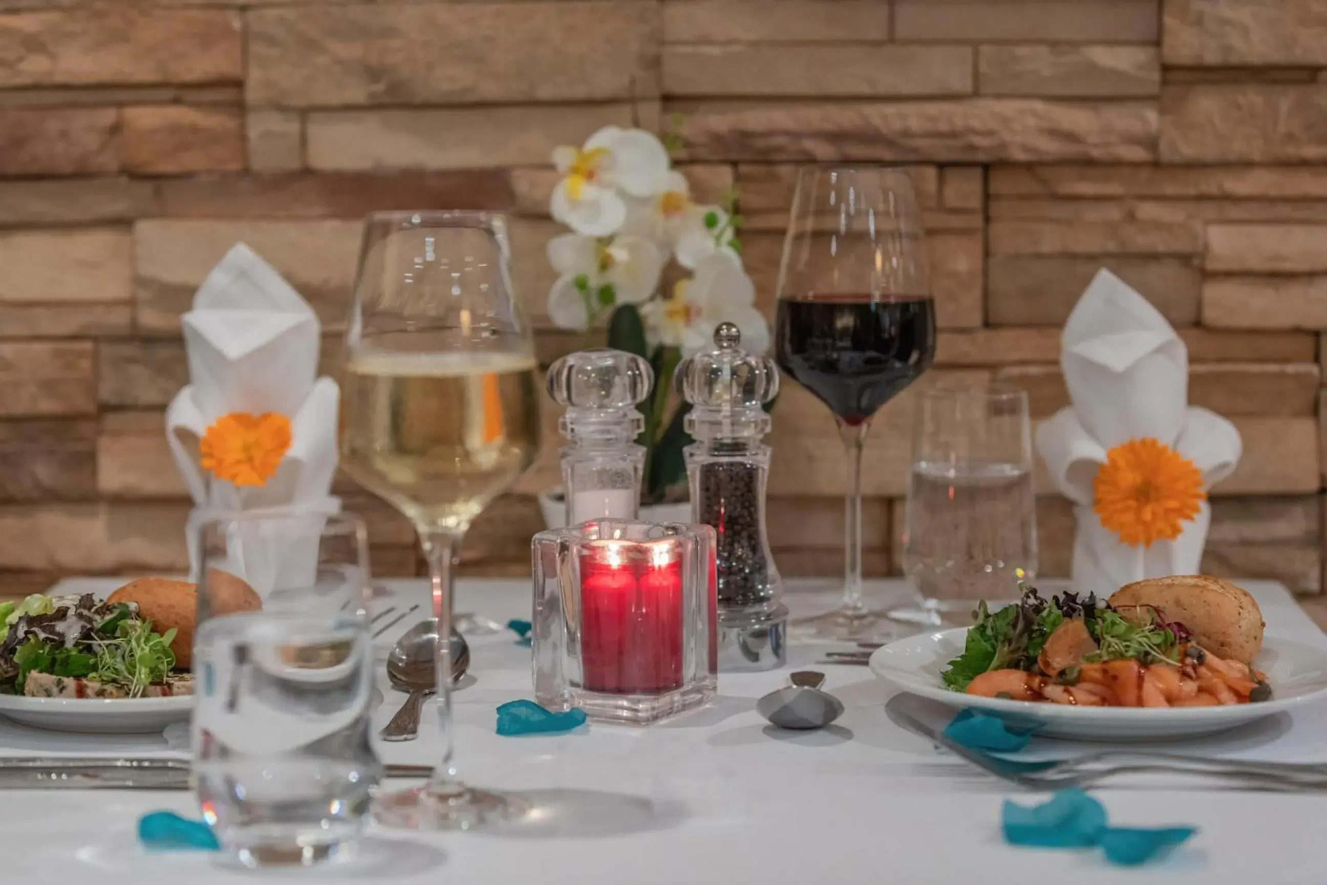 Food and drinks in Meon Valley Hotel, Golf & Country Club Food and drinks in Meon Valley Hotel, Golf & Country Club