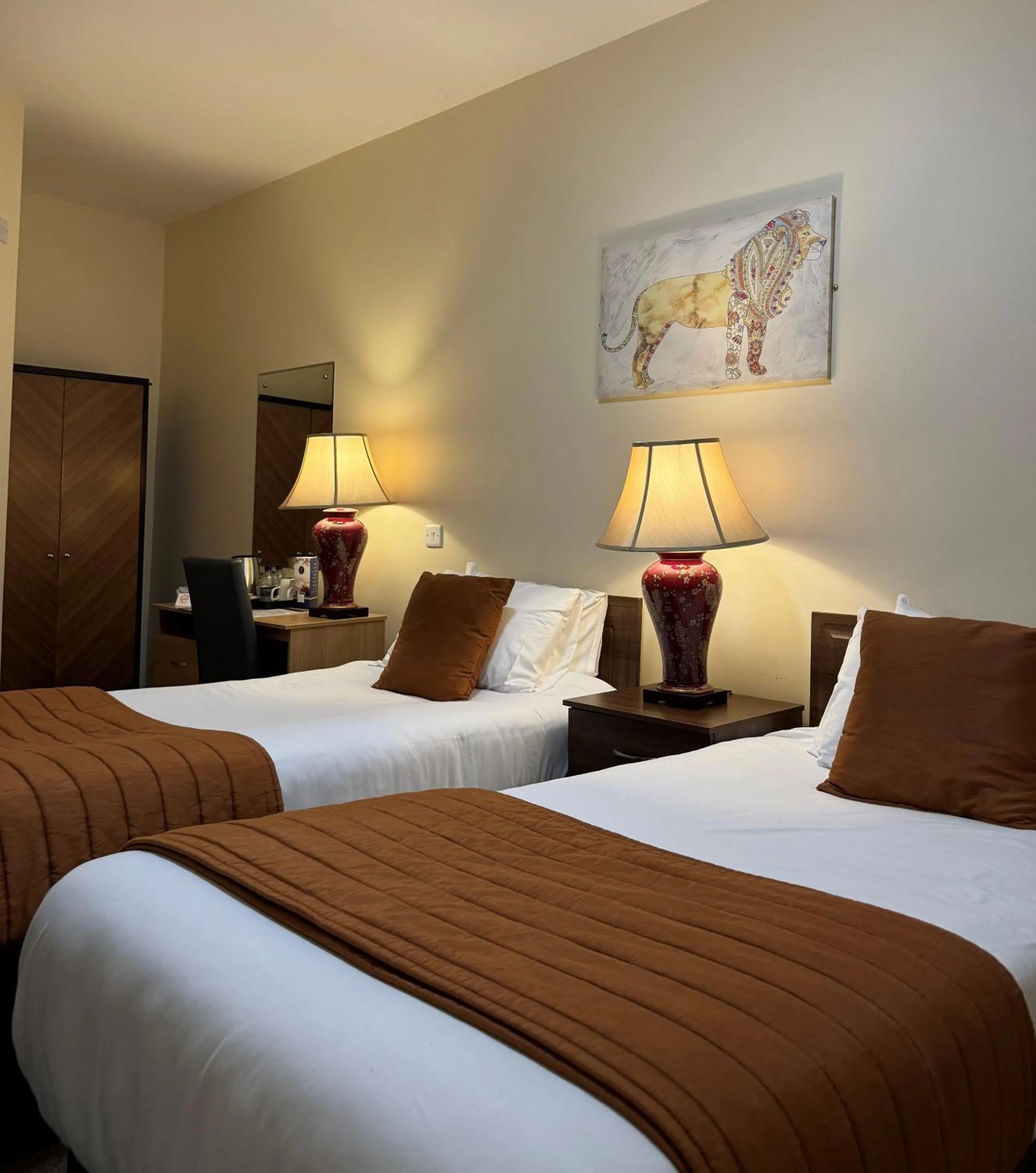 Small Twin Room No Window in Meon Valley Hotel, Golf & Country Club