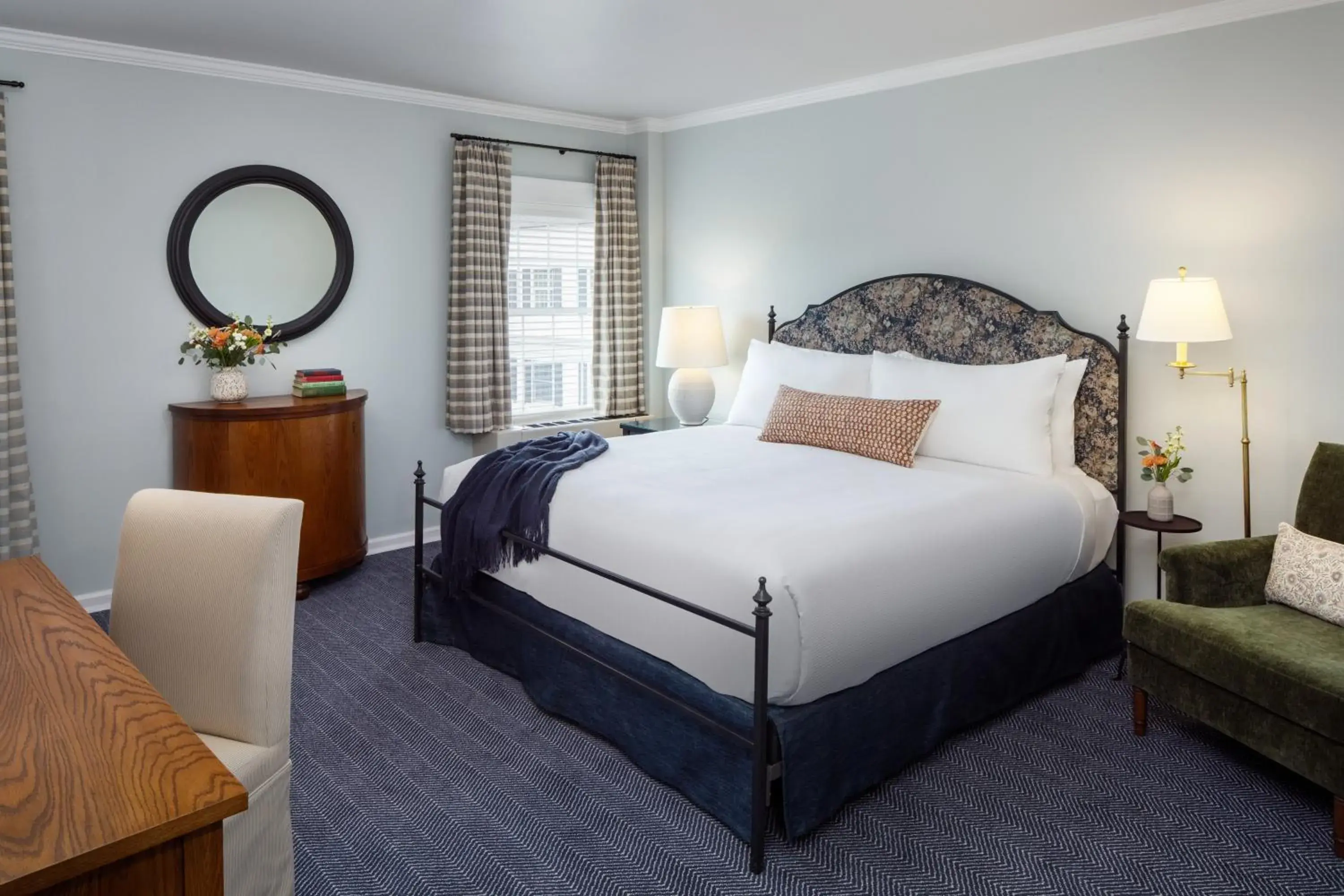 One King Room in Colgate Inn One King Room in Colgate Inn