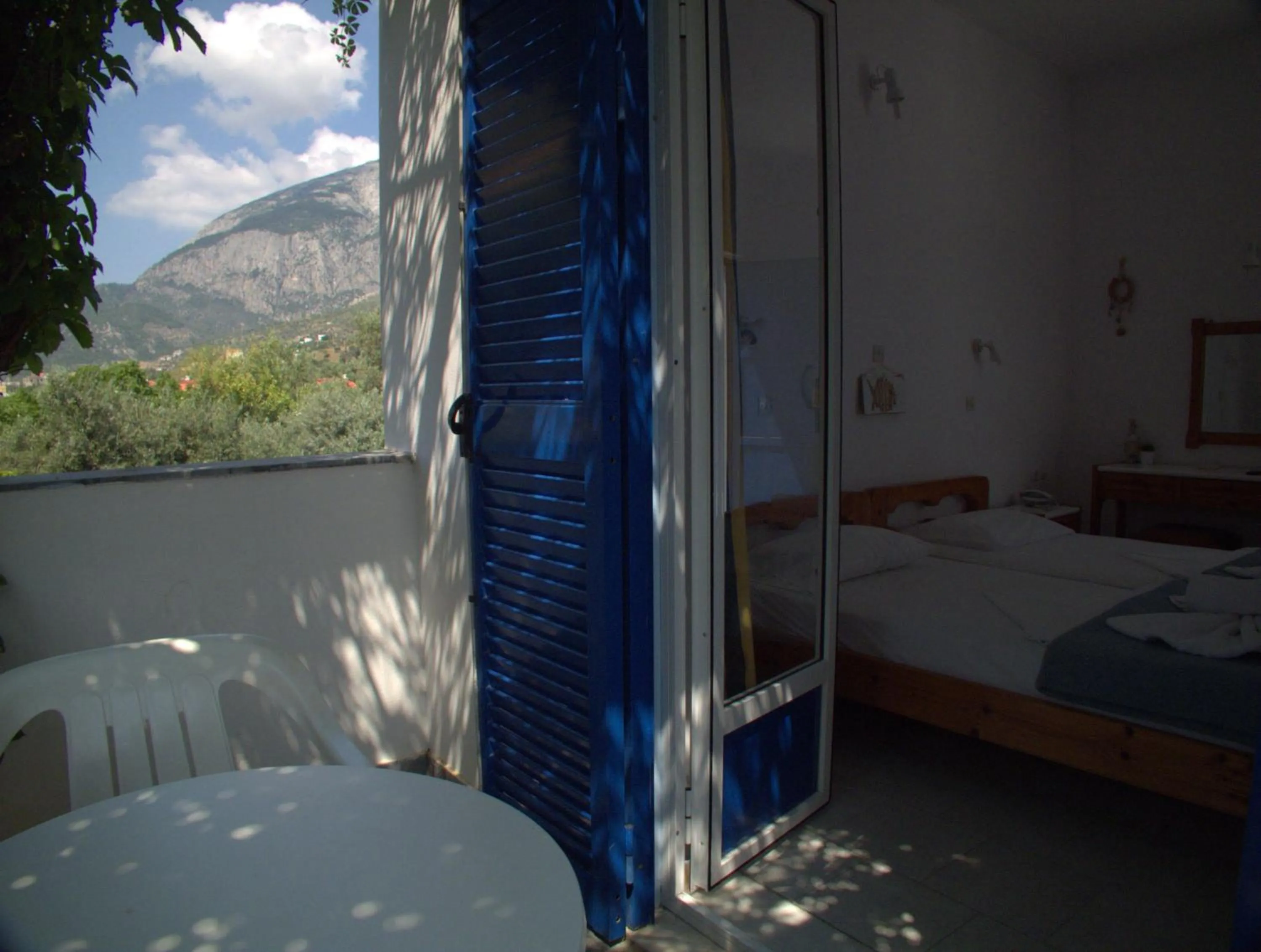 Garden view, Bed in Hotel Sofia