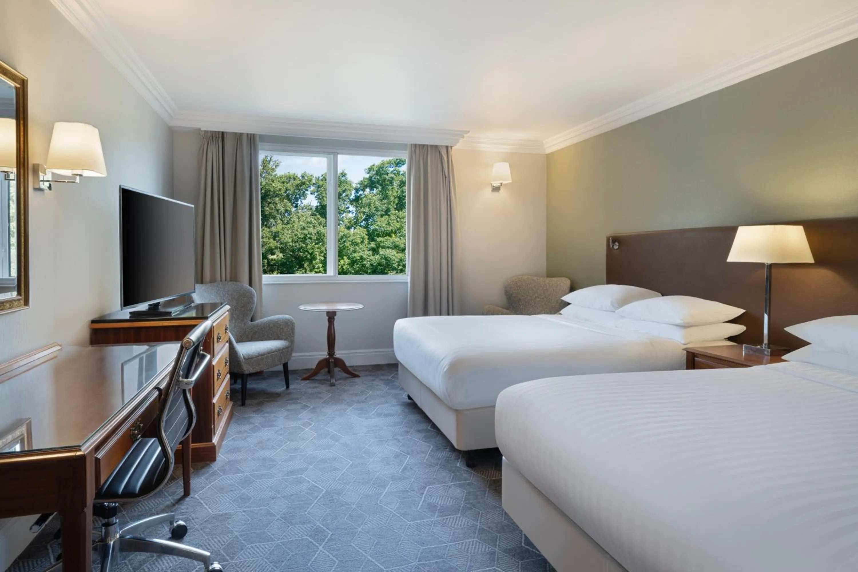 Photo of the whole room, Bed in Delta Hotels by Marriott Huntingdon