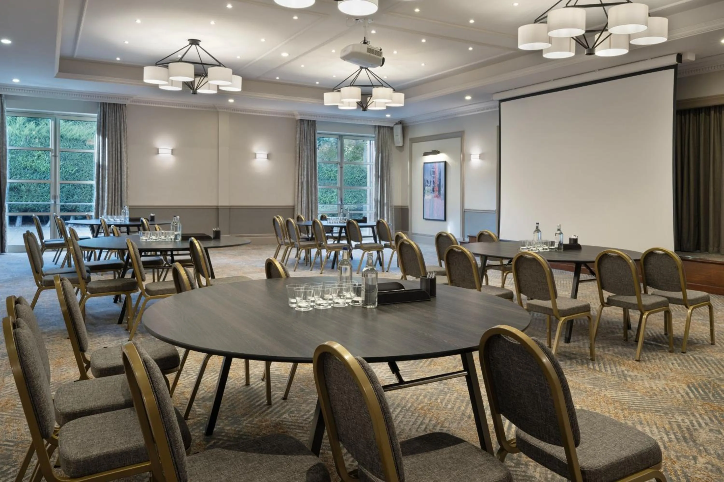 Lounge or bar in Delta Hotels by Marriott Huntingdon