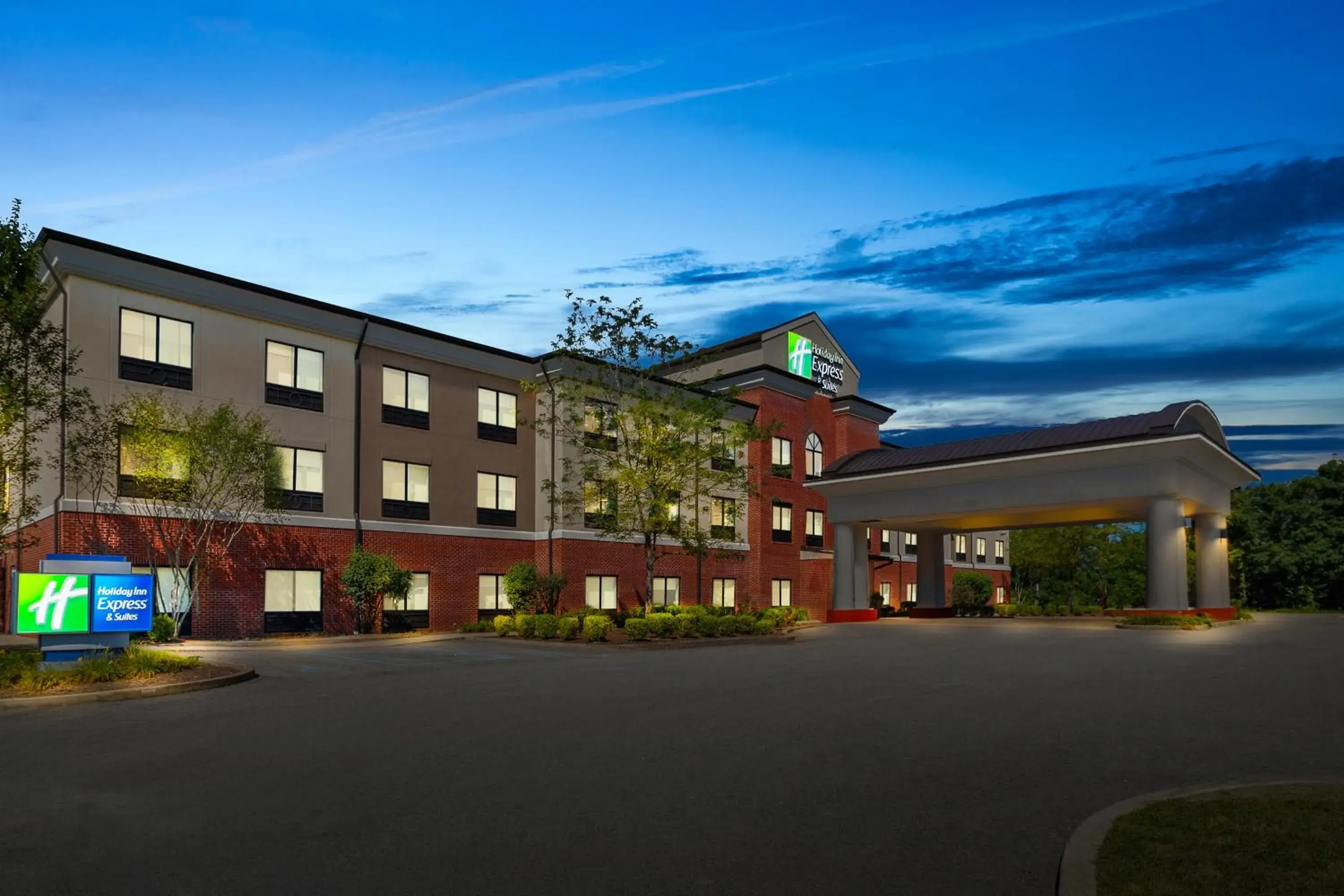 Holiday Inn Express & Suites Fairmont by IHG Holiday Inn Express & Suites Fairmont by IHG