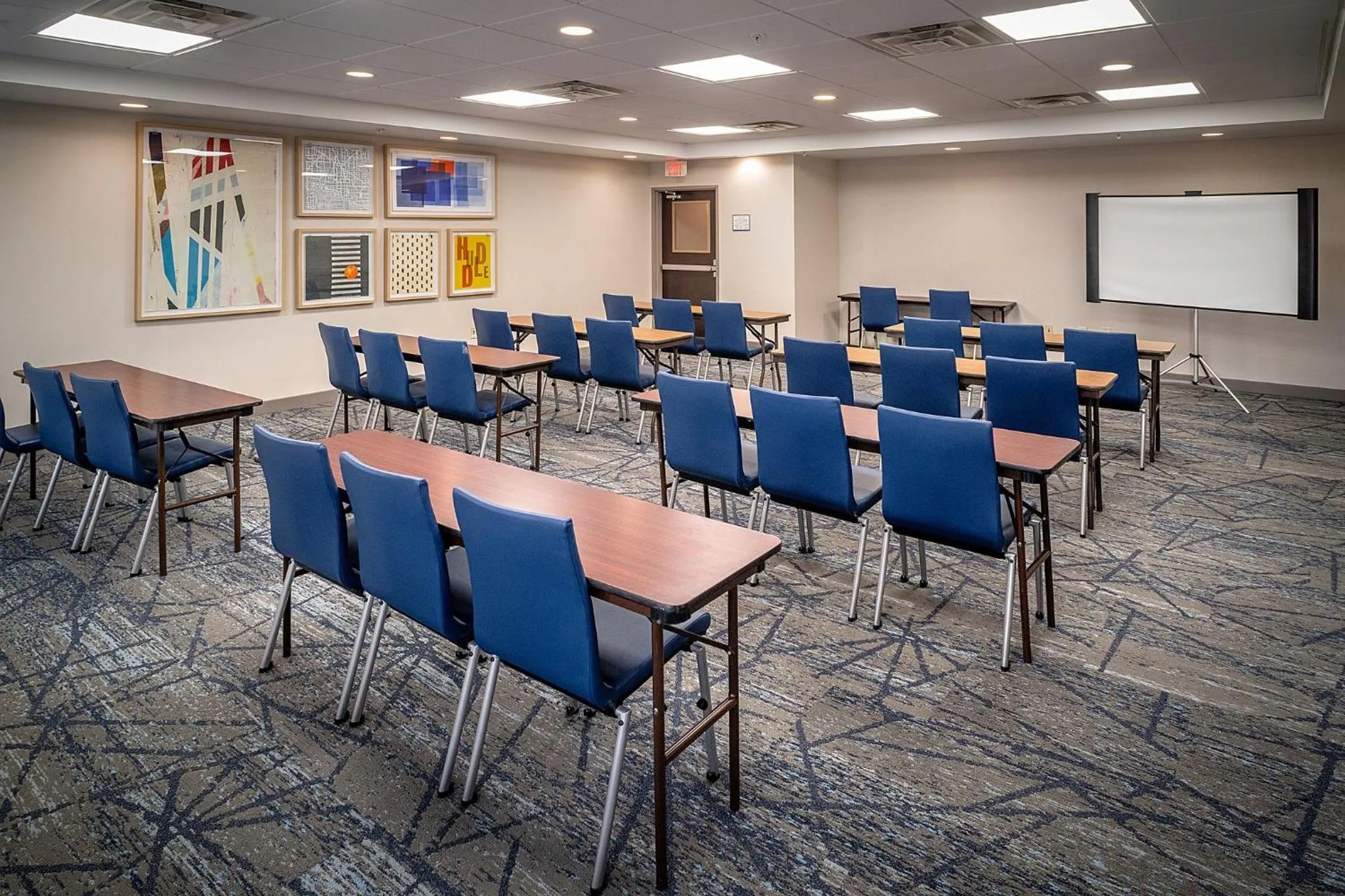 Meeting/conference room in Holiday Inn Express & Suites Fairmont by IHG