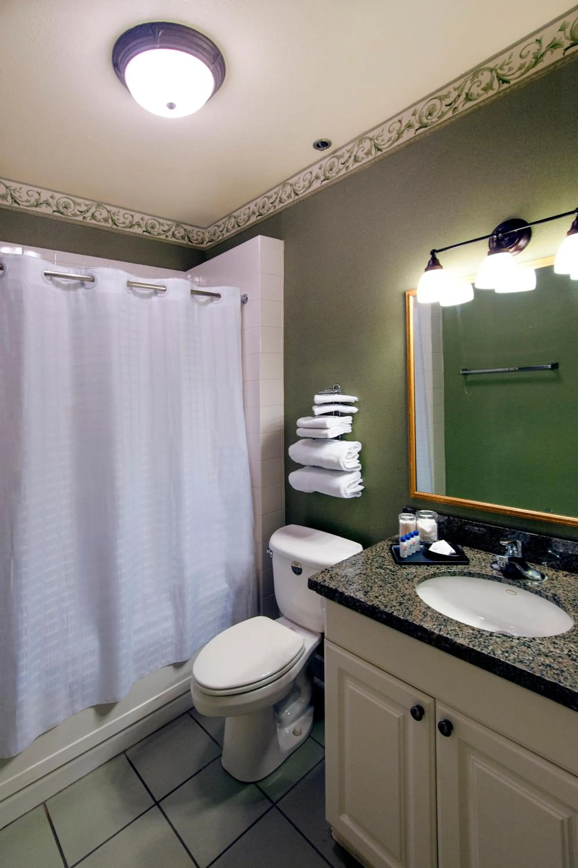 King Room with Spa Bath in Austria Hof Lodge