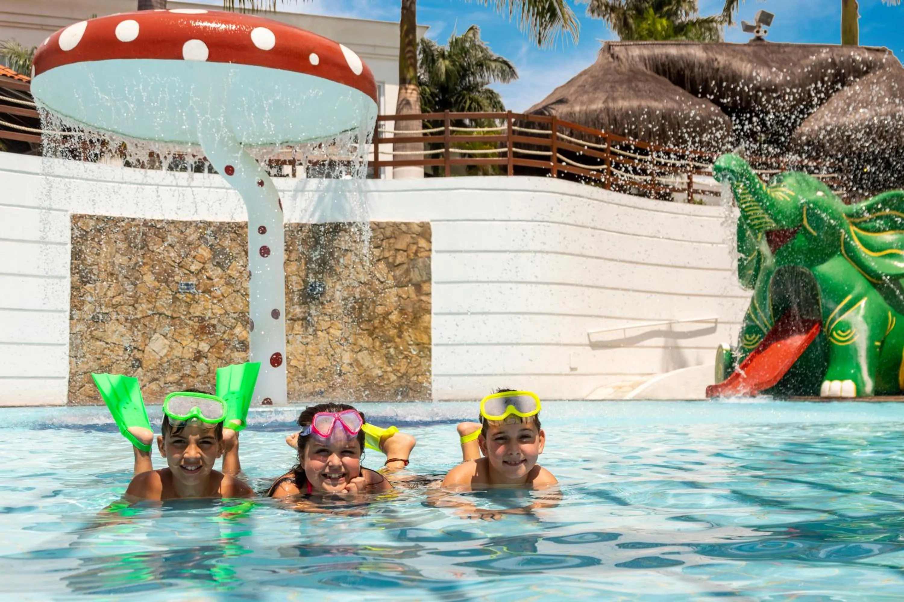 Swimming pool in Vale Suíço Resort