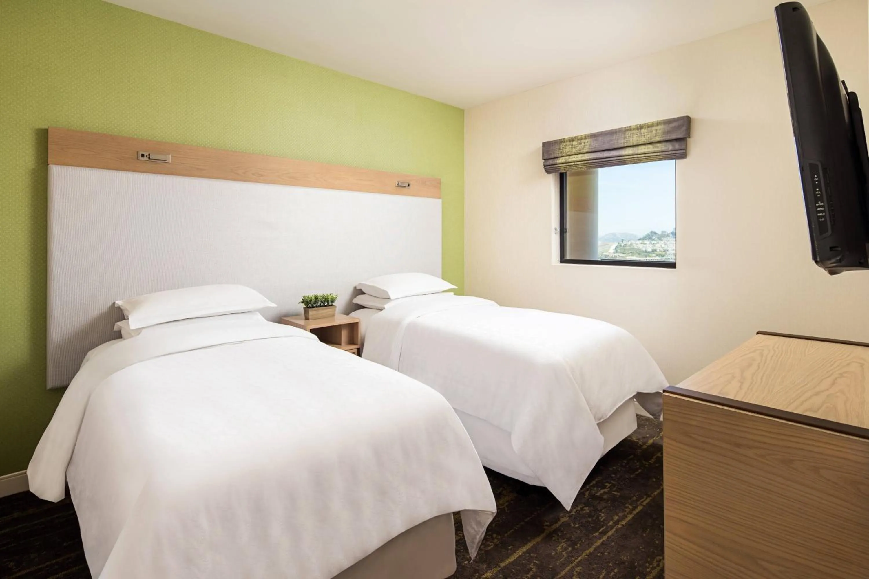 Bedroom, Bed in Sheraton Carlsbad Resort & Spa