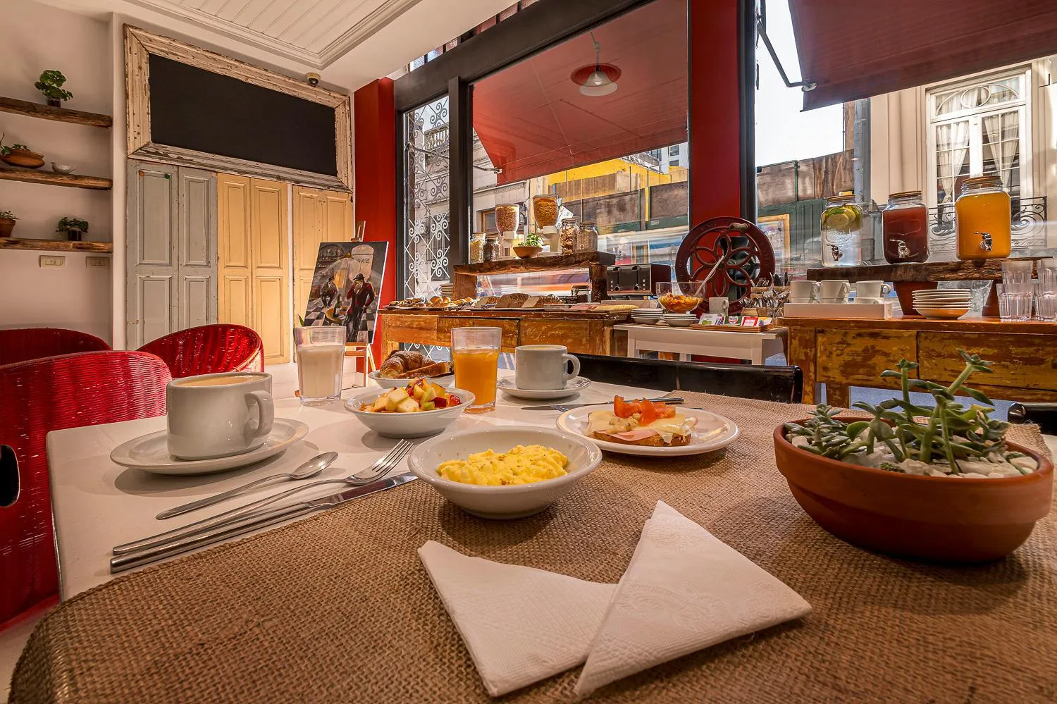 Breakfast in Patios de San Telmo