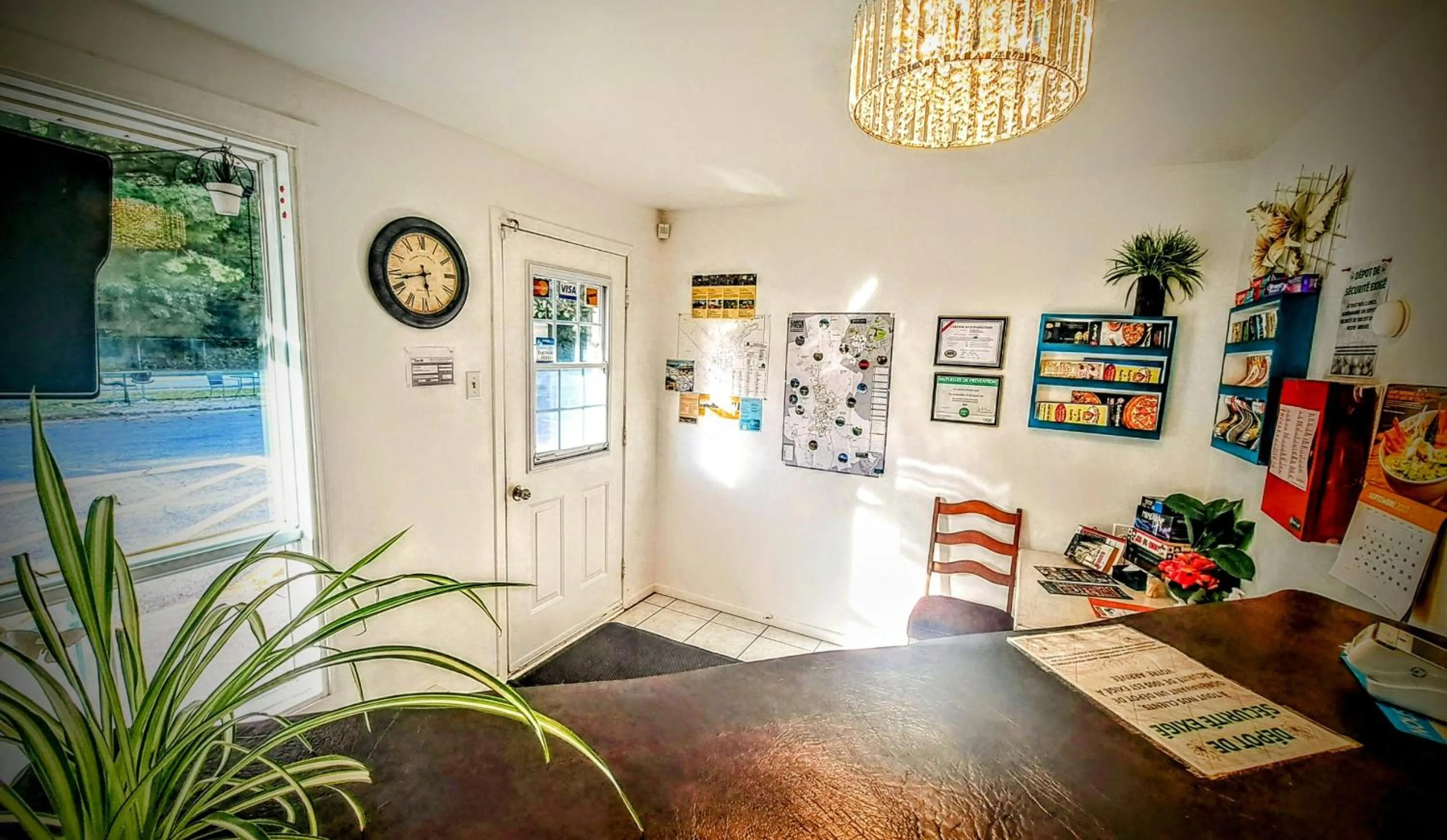 Staff in Motel Bonsoir