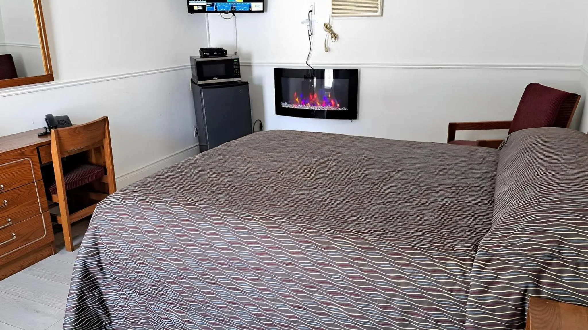 Property building, Bed in Motel Bonsoir