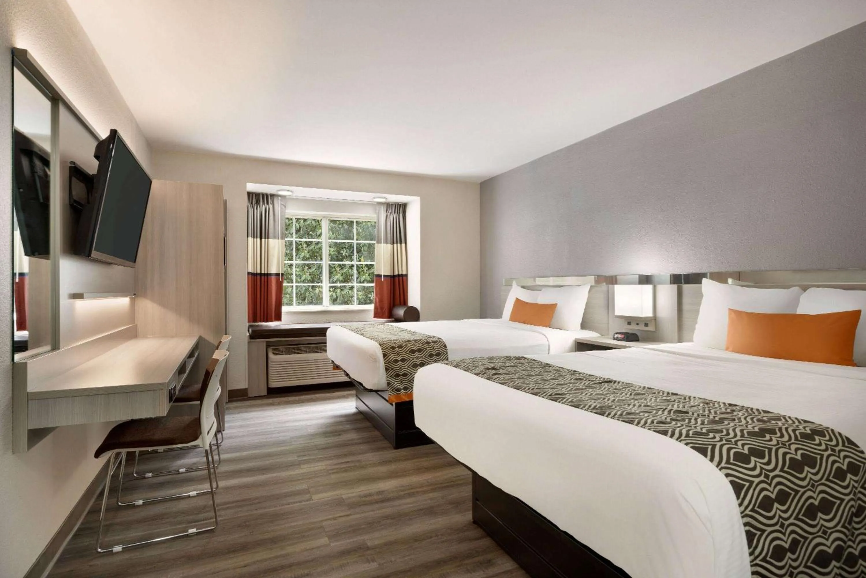 Photo of the whole room, Bed in Microtel Inn & Suites by Wyndham Raleigh
