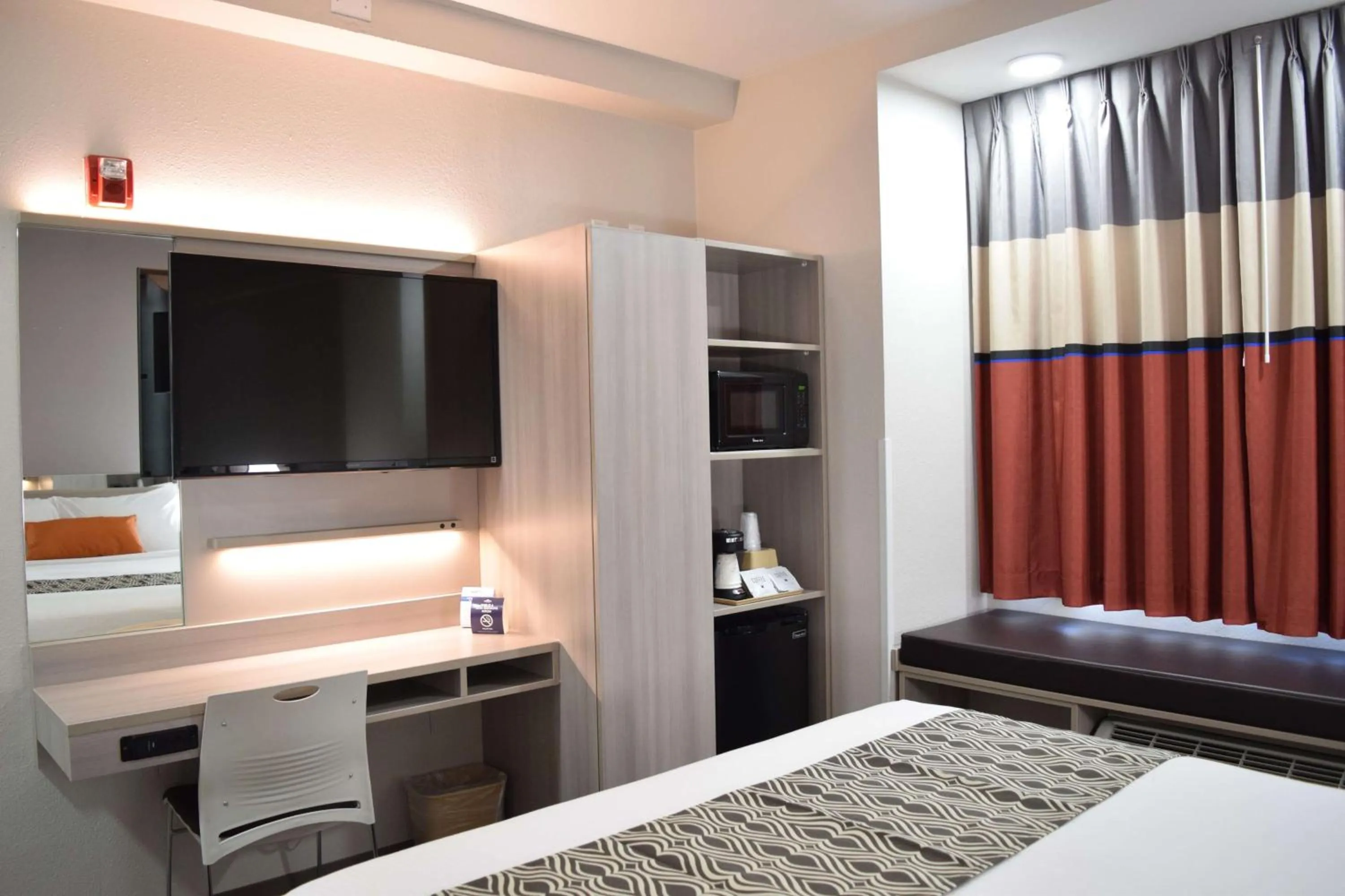 Photo of the whole room, Bed in Microtel Inn & Suites by Wyndham Raleigh