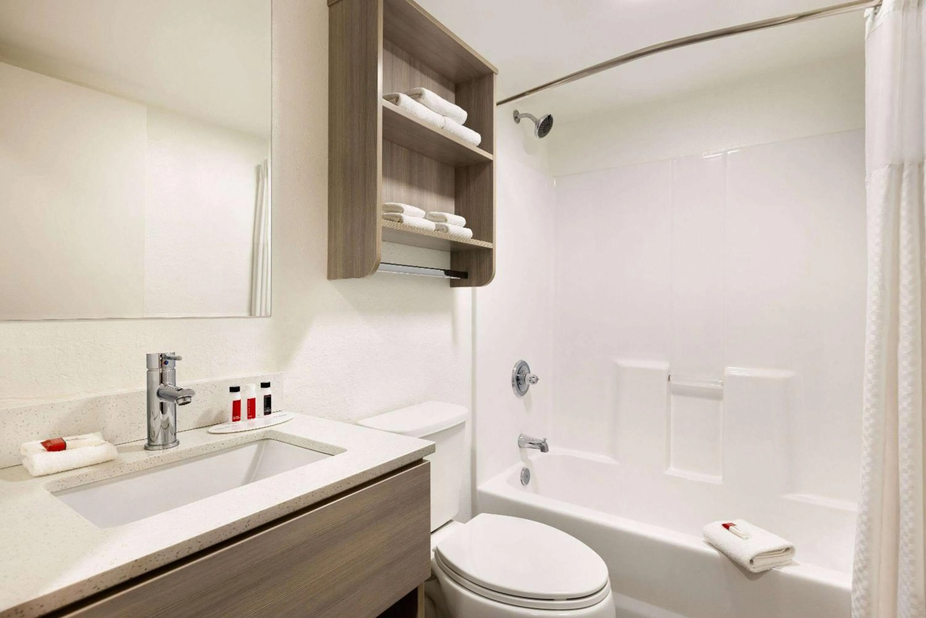 TV and multimedia in Microtel Inn & Suites by Wyndham Raleigh