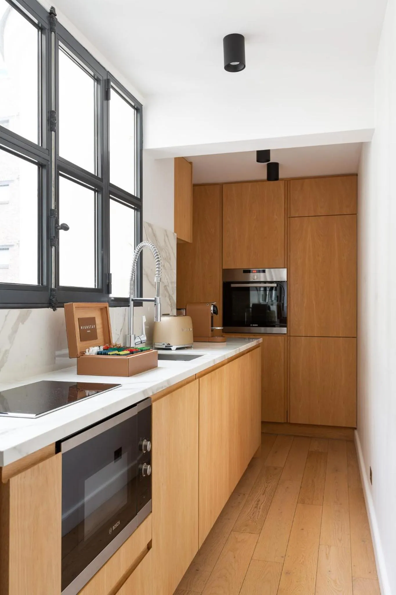 Kitchen or kitchenette in HIGHSTAY - Luxury Serviced Apartments - Place Vendôme