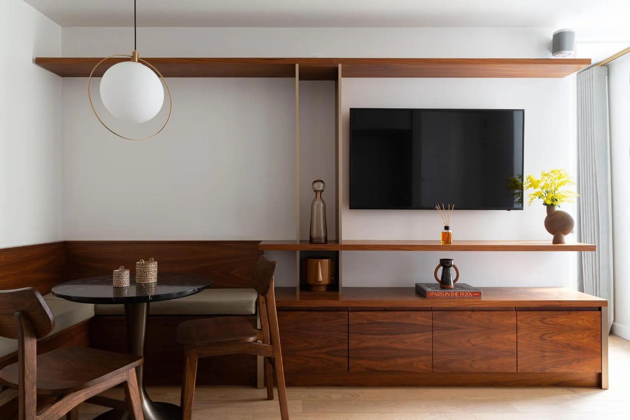 Dining area in HIGHSTAY - Luxury Serviced Apartments - Place Vendôme