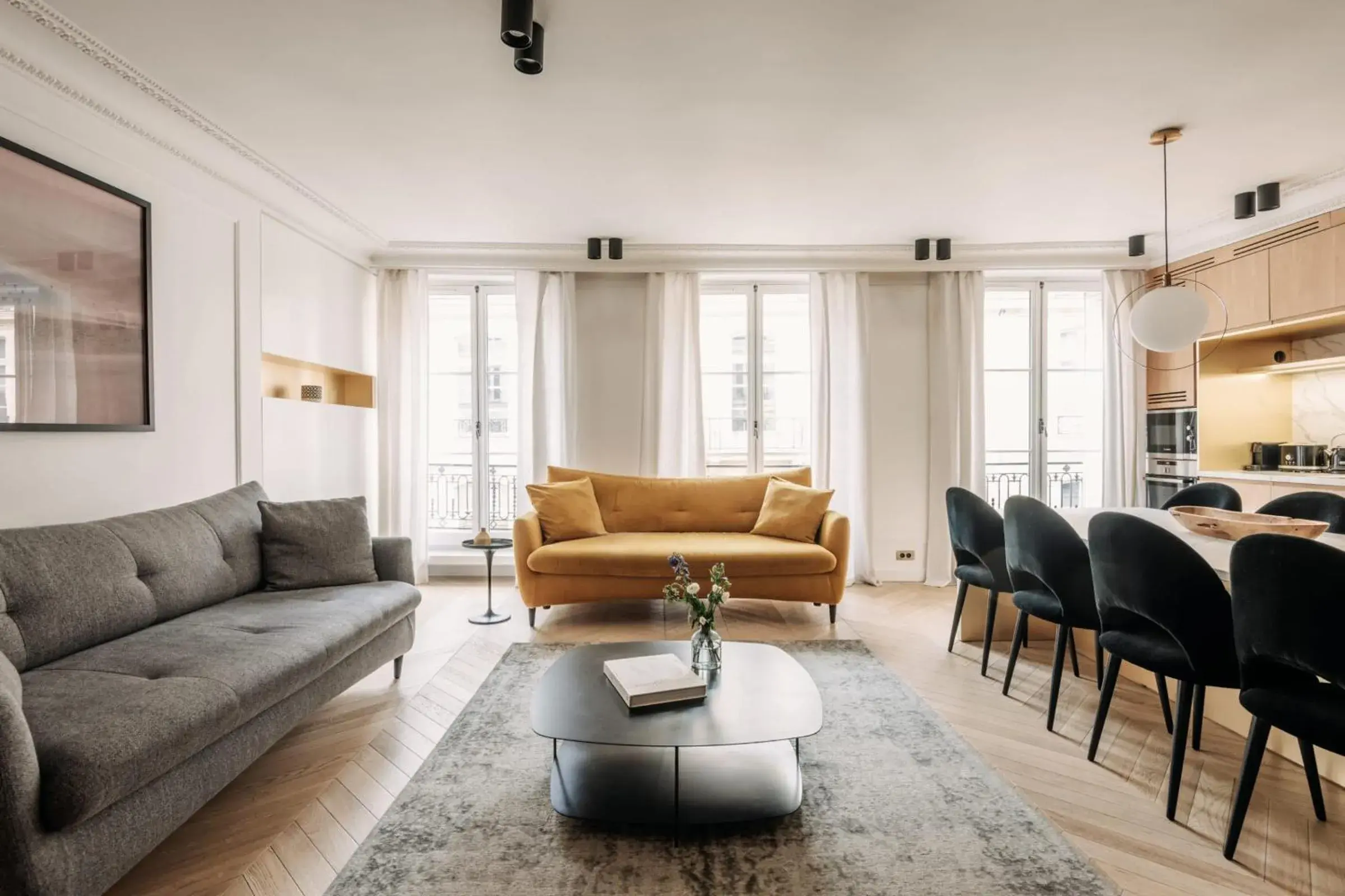Living room in HIGHSTAY - Luxury Serviced Apartments - Place Vendôme Living room in HIGHSTAY - Luxury Serviced Apartments - Place Vendôme
