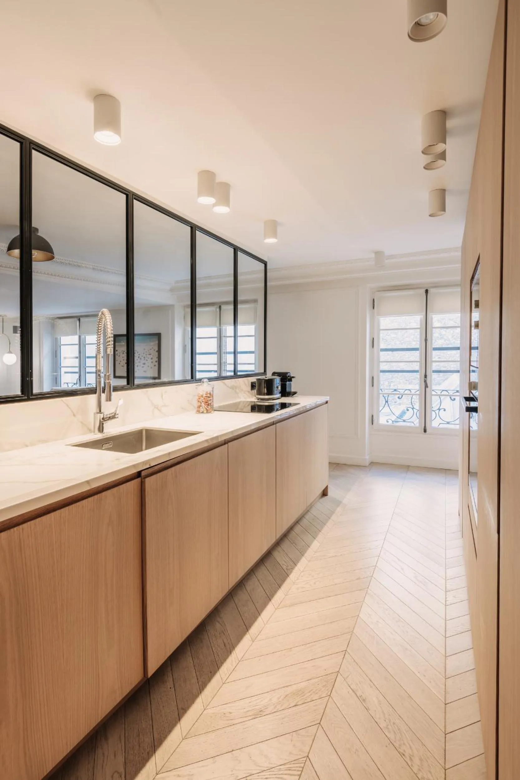 Kitchen or kitchenette in HIGHSTAY - Luxury Serviced Apartments - Place Vendôme