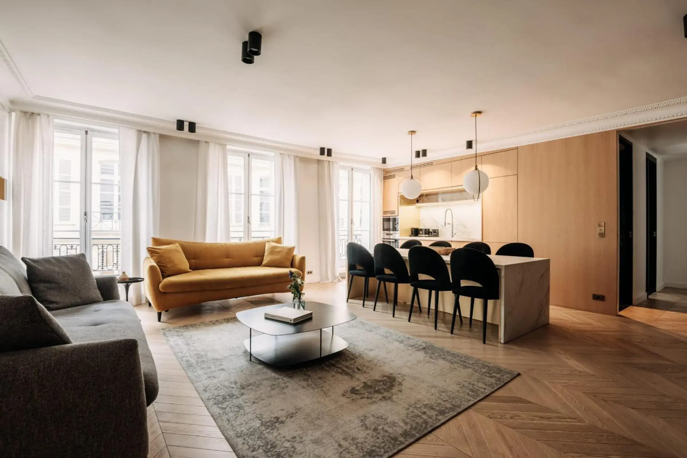 Living room in HIGHSTAY - Luxury Serviced Apartments - Place Vendôme Living room in HIGHSTAY - Luxury Serviced Apartments - Place Vendôme