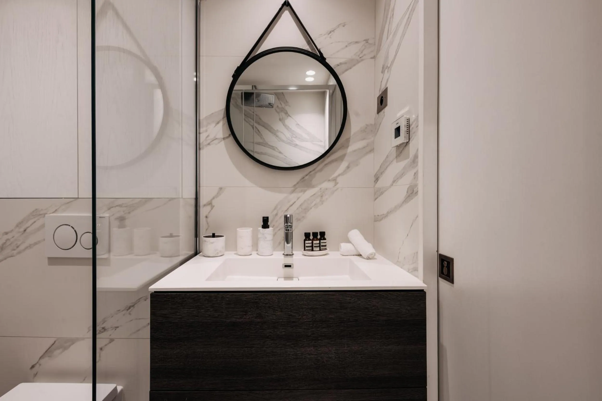 Bathroom in HIGHSTAY - Luxury Serviced Apartments - Place Vendôme