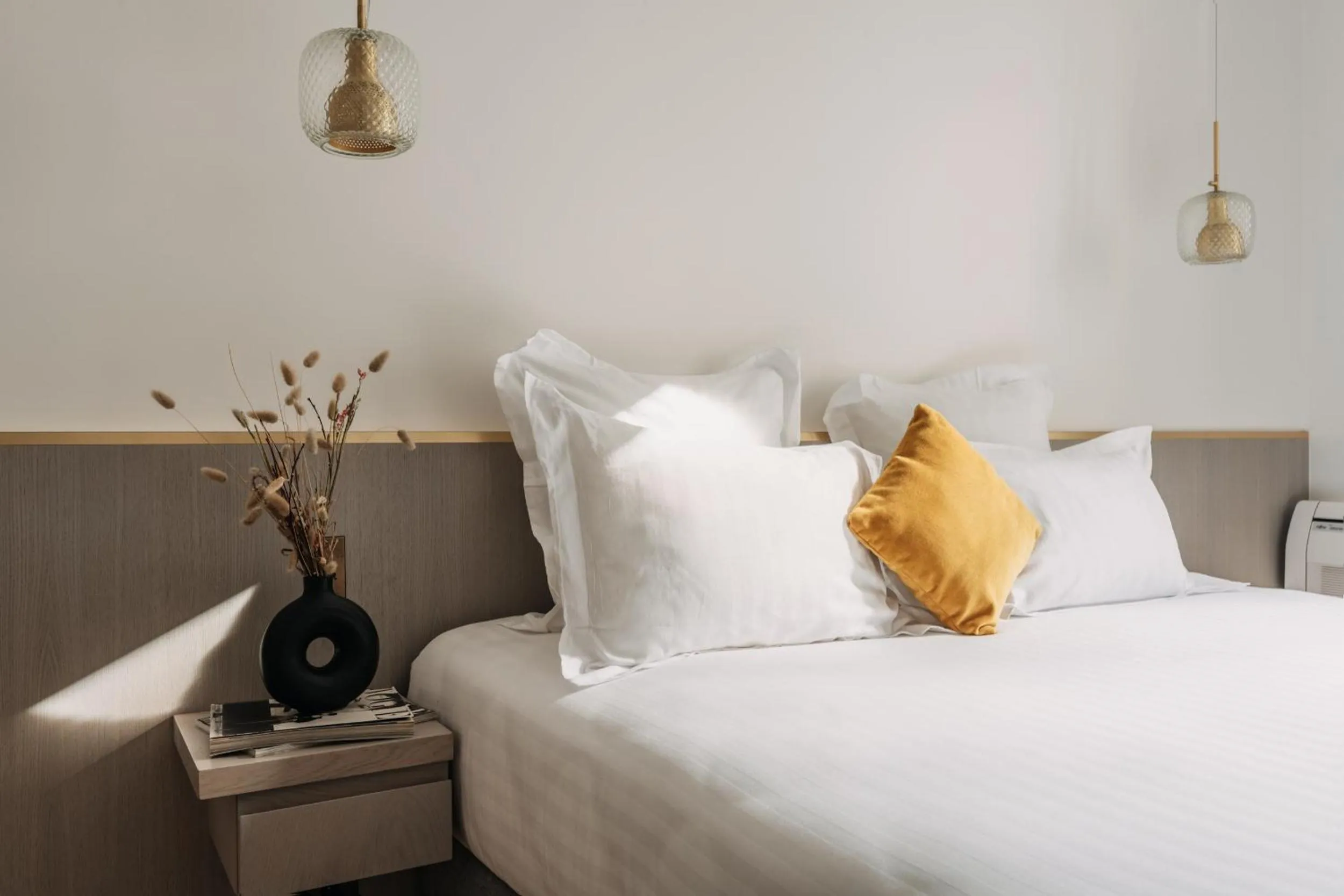 Bedroom, Bed in HIGHSTAY - Luxury Serviced Apartments - Place Vendôme