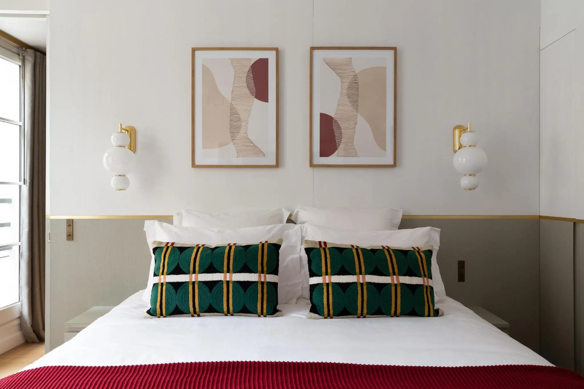 Bedroom, Bed in HIGHSTAY - Luxury Serviced Apartments - Place Vendôme