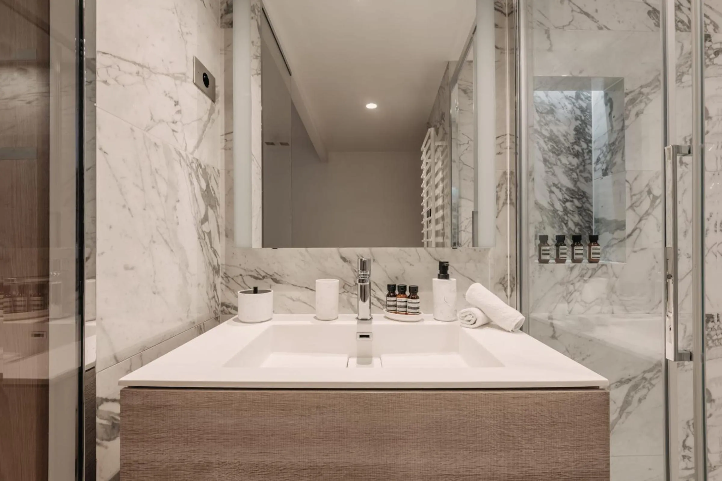 Bathroom in HIGHSTAY - Luxury Serviced Apartments - Place Vendôme