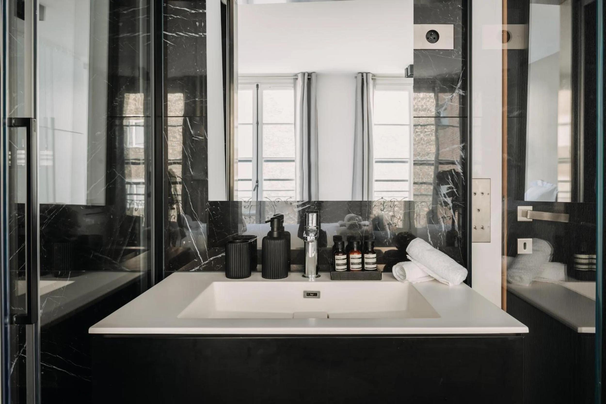 Bathroom in HIGHSTAY - Luxury Serviced Apartments - Place Vendôme