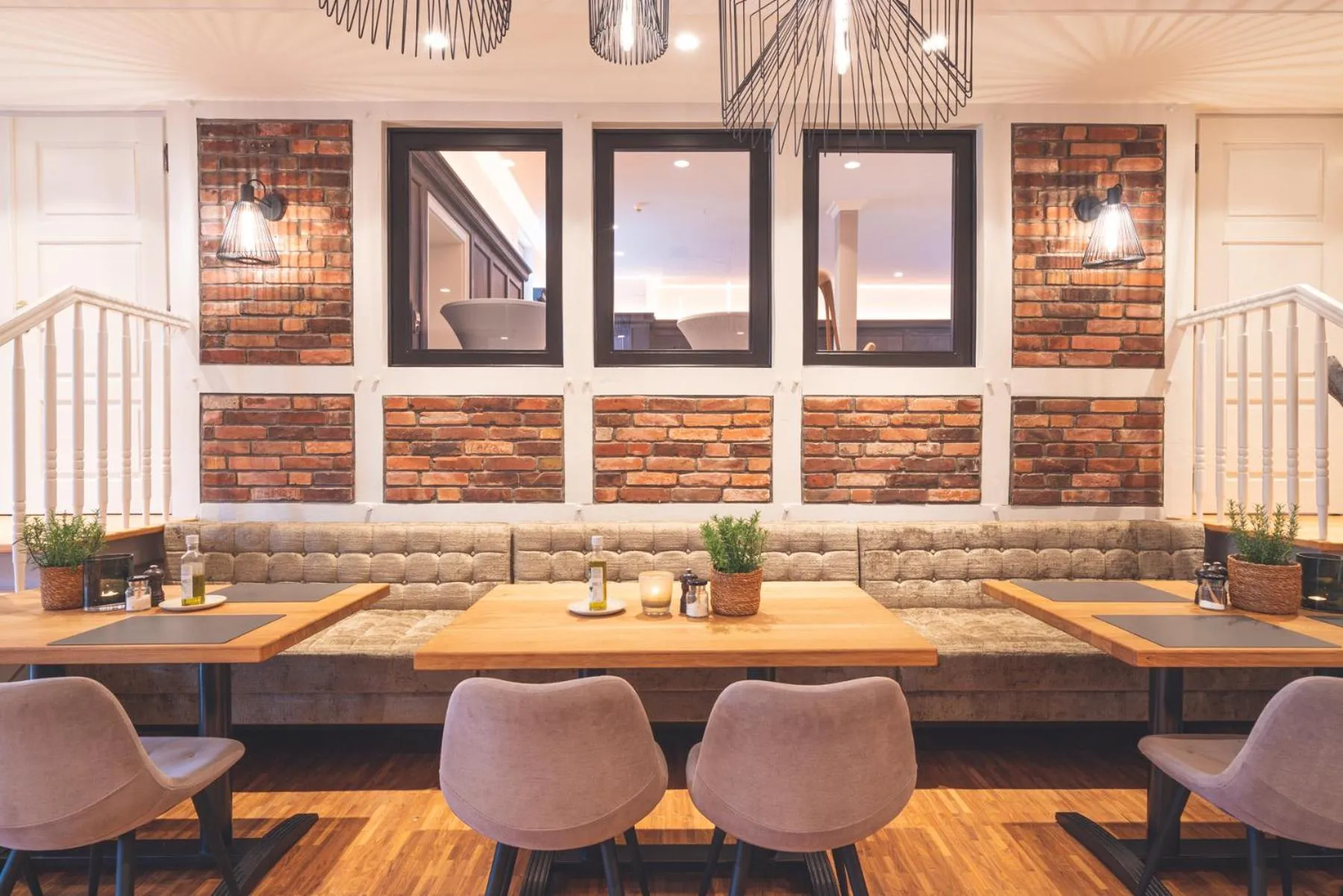 Restaurant/places to eat in Landart Hotel