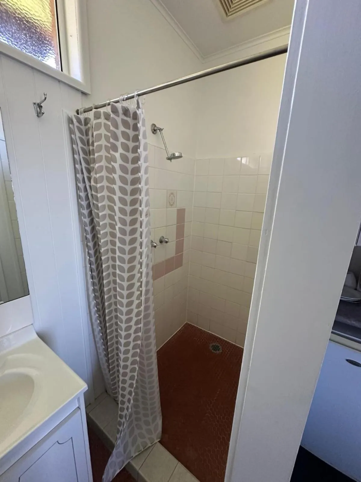 Shower in Merimbula Gardens Motel