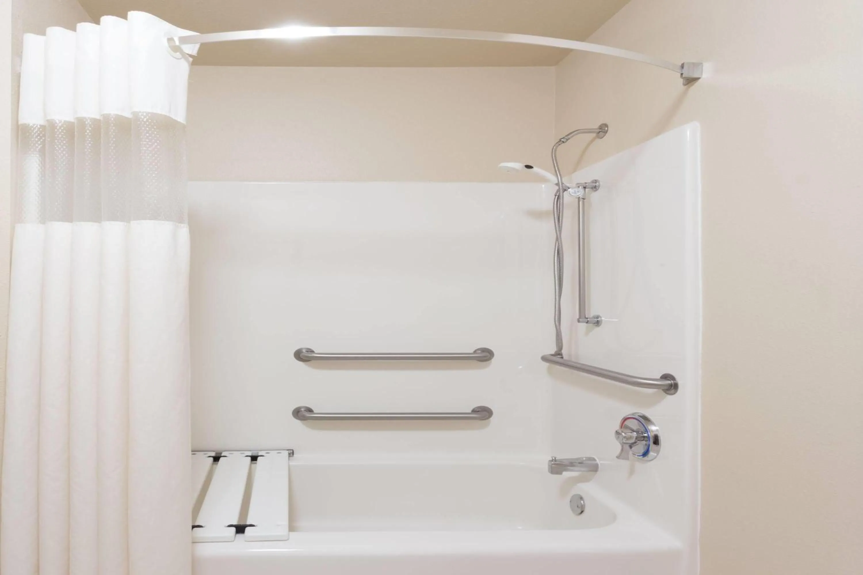 Photo of the whole room in Baymont by Wyndham Waterford/Burlington WI