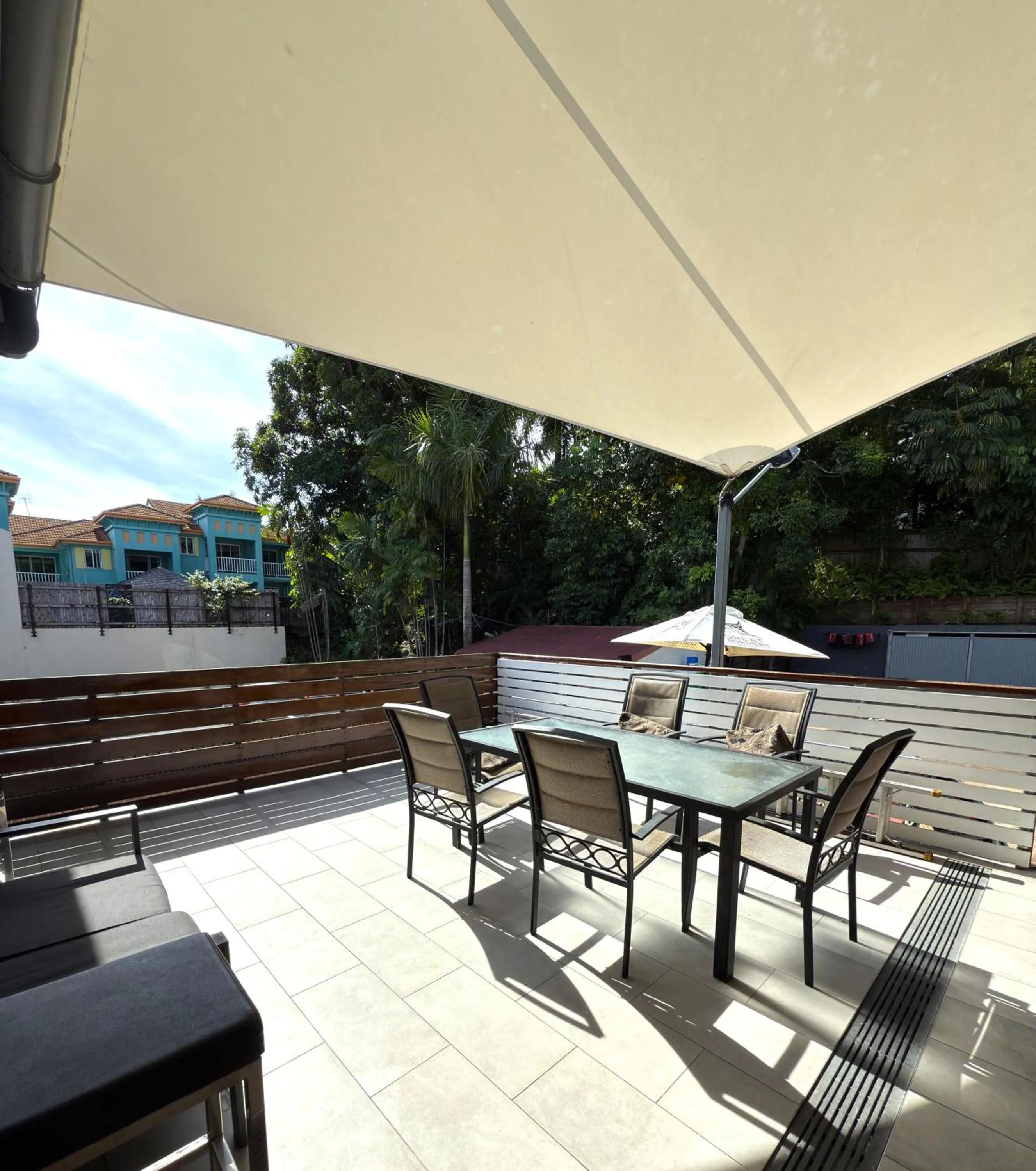 Global Backpackers Youth Hostel