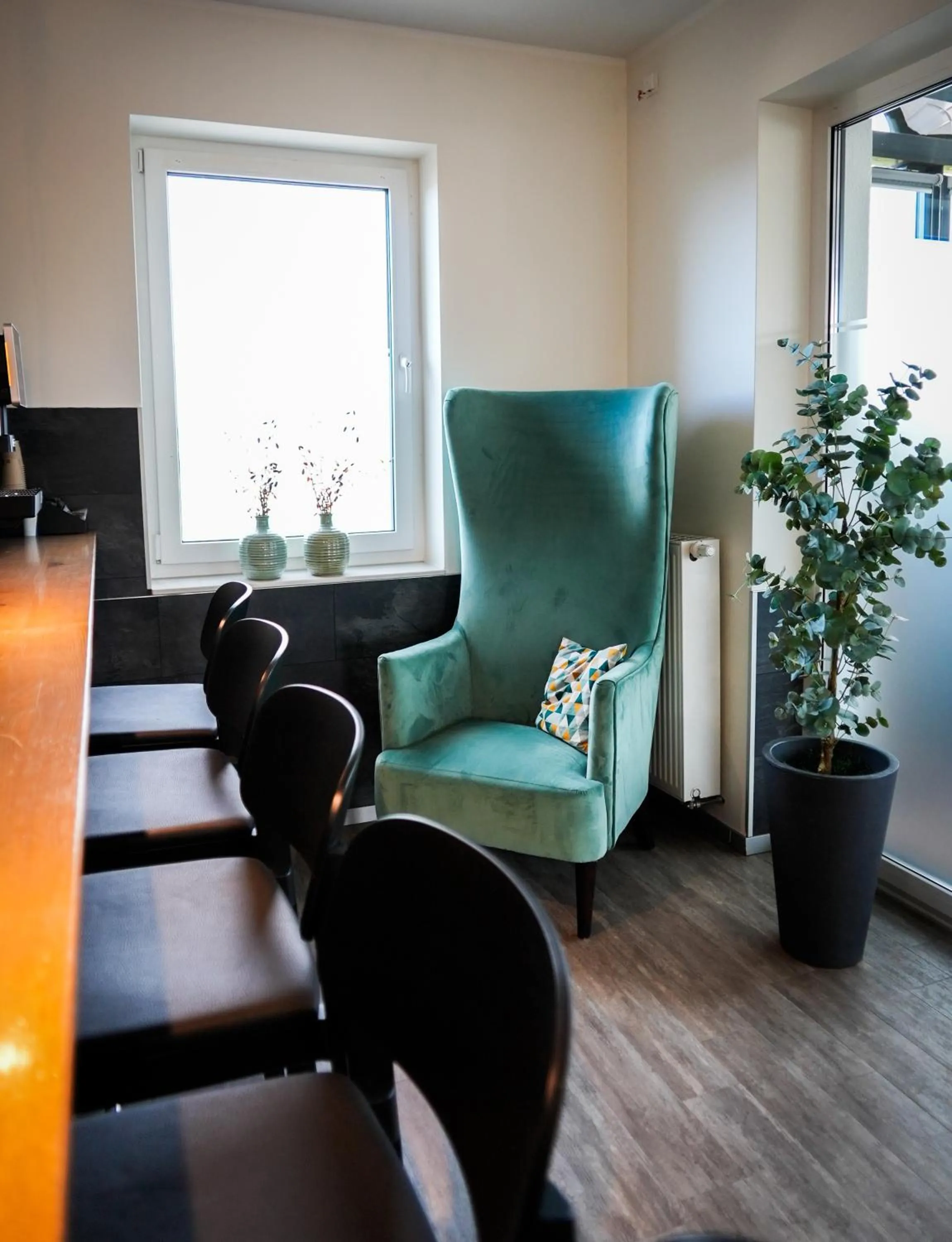 Seating area in Hotel M24 - Alle Zimmer mit Küchenzeile