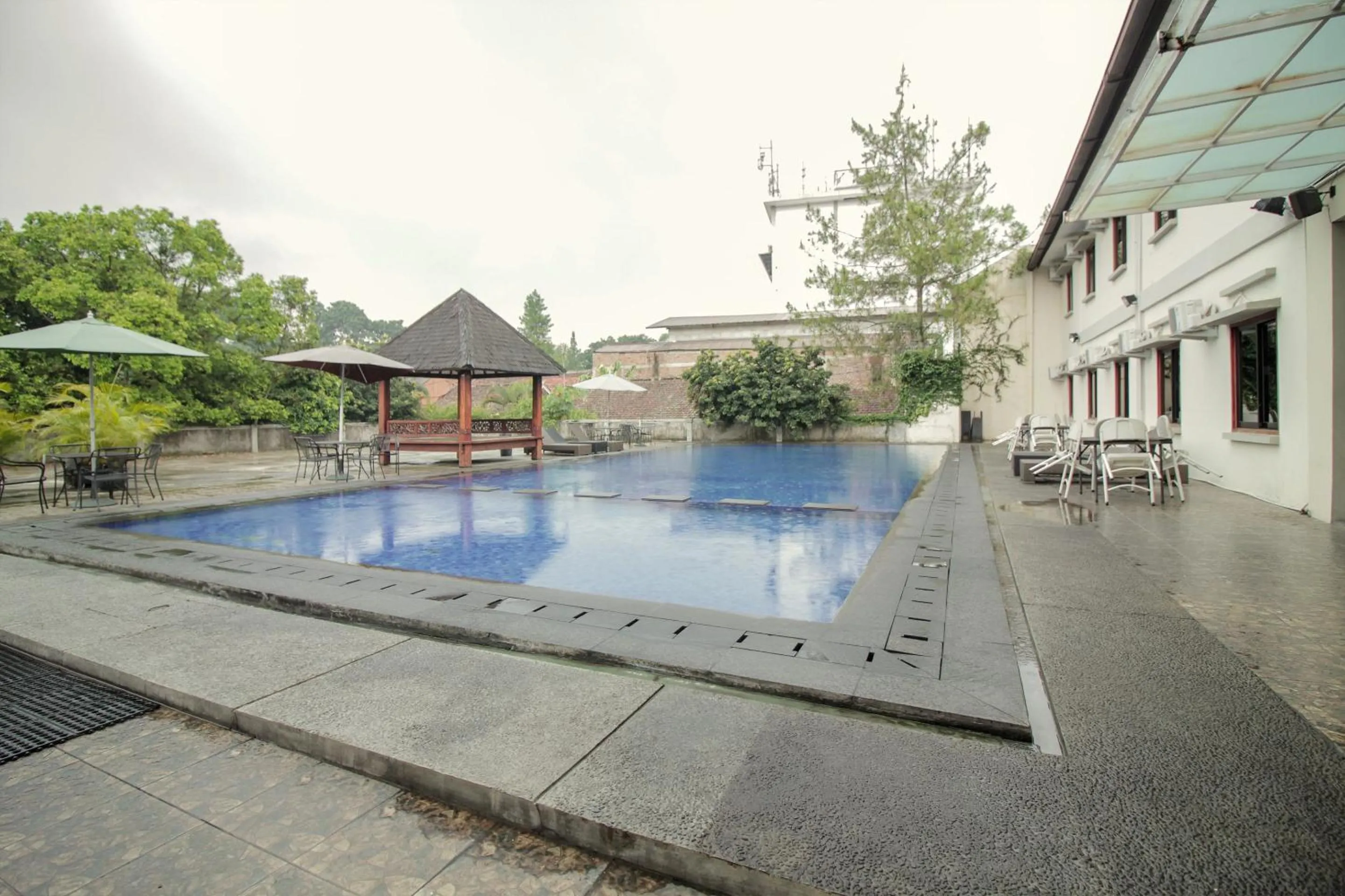 Swimming pool in Collection O 295 Grha Ciumbuleuit Guest House