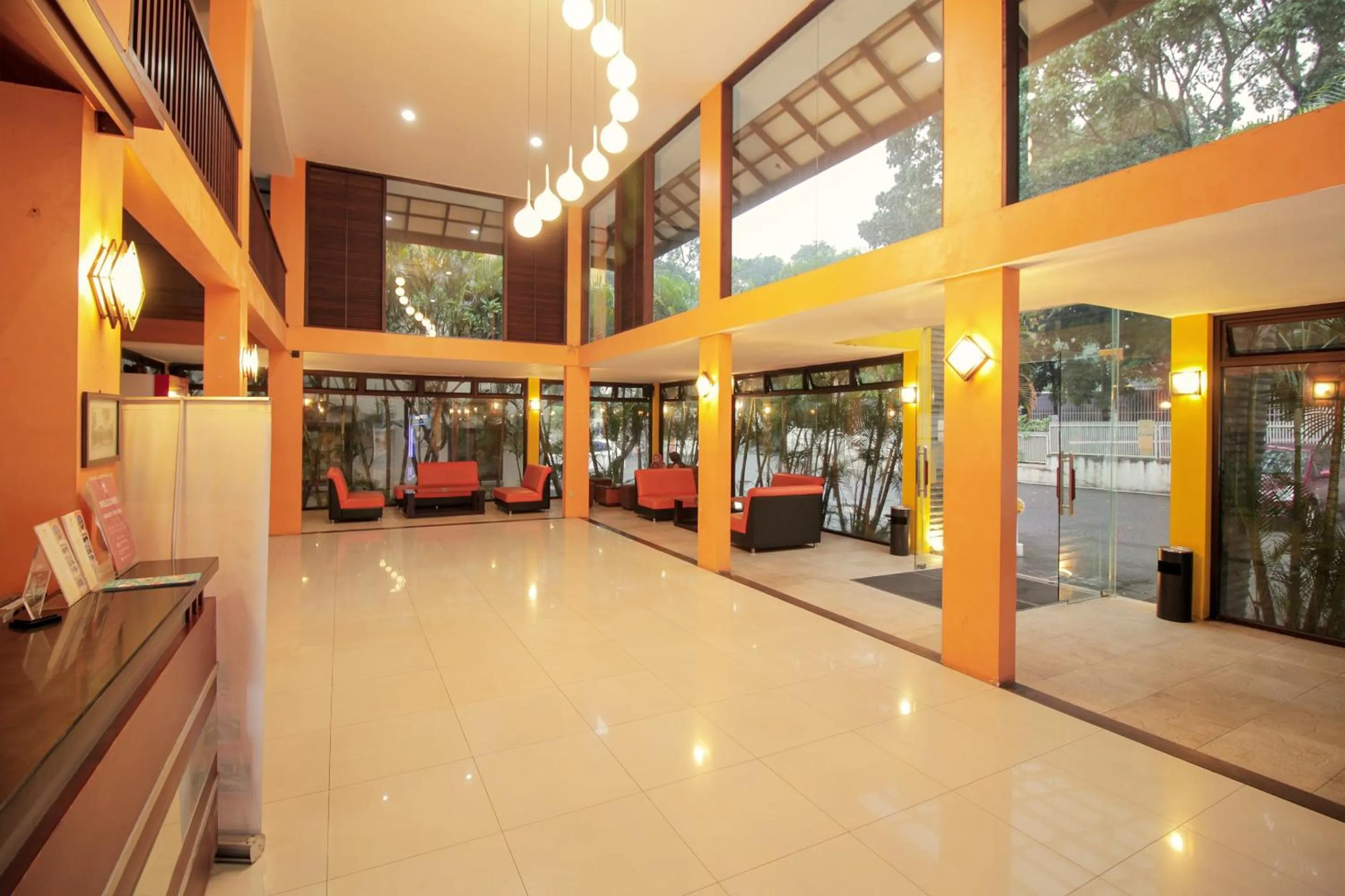 Lobby or reception in Collection O 295 Grha Ciumbuleuit Guest House