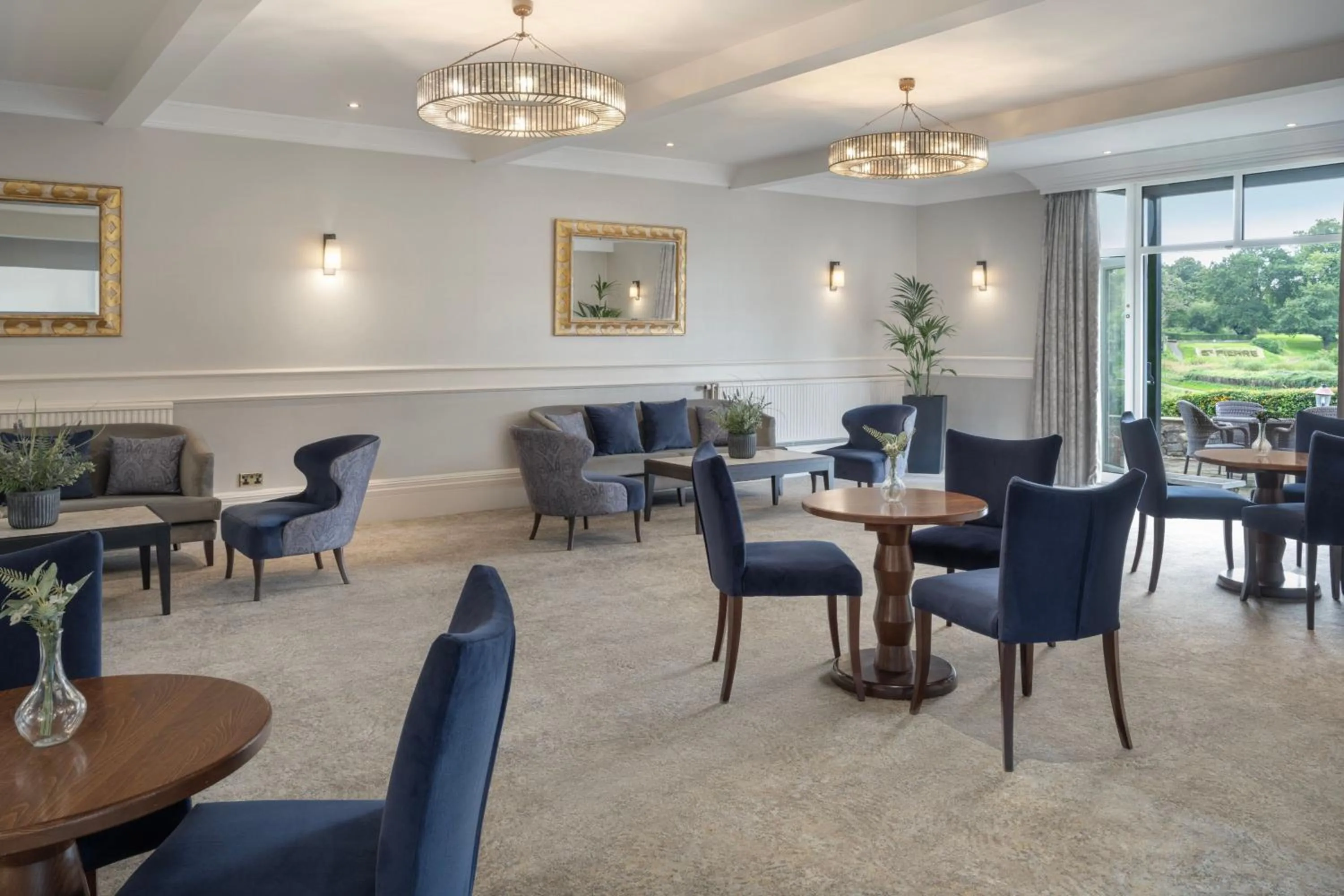 Meeting/conference room in Delta Hotels by Marriott St Pierre Country Club